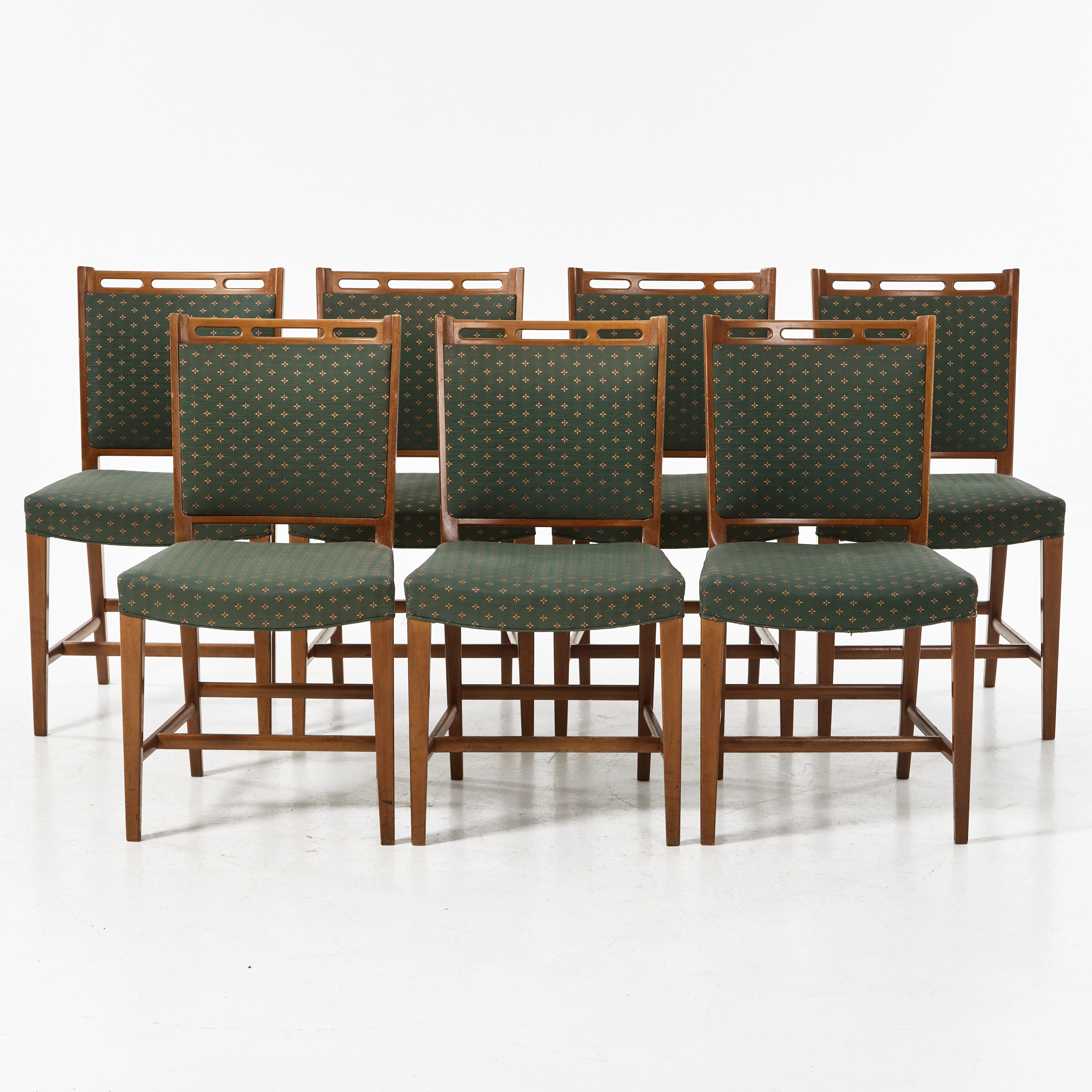 STOLAR, 7 st, 1900-talets mitt, bok, stoppade sitsar och rygg, mönstrad klädsel.