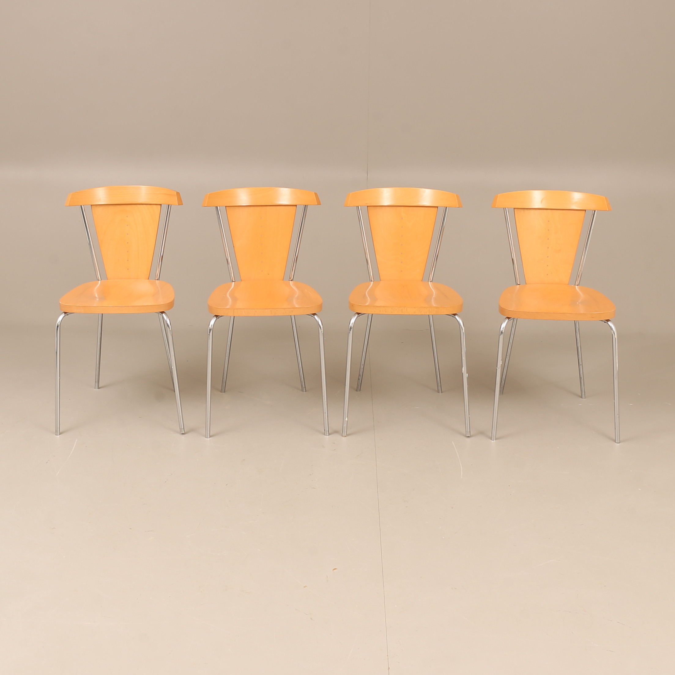 STOLAR, 4 stycken, trä och kromad metall, AJ produkter.