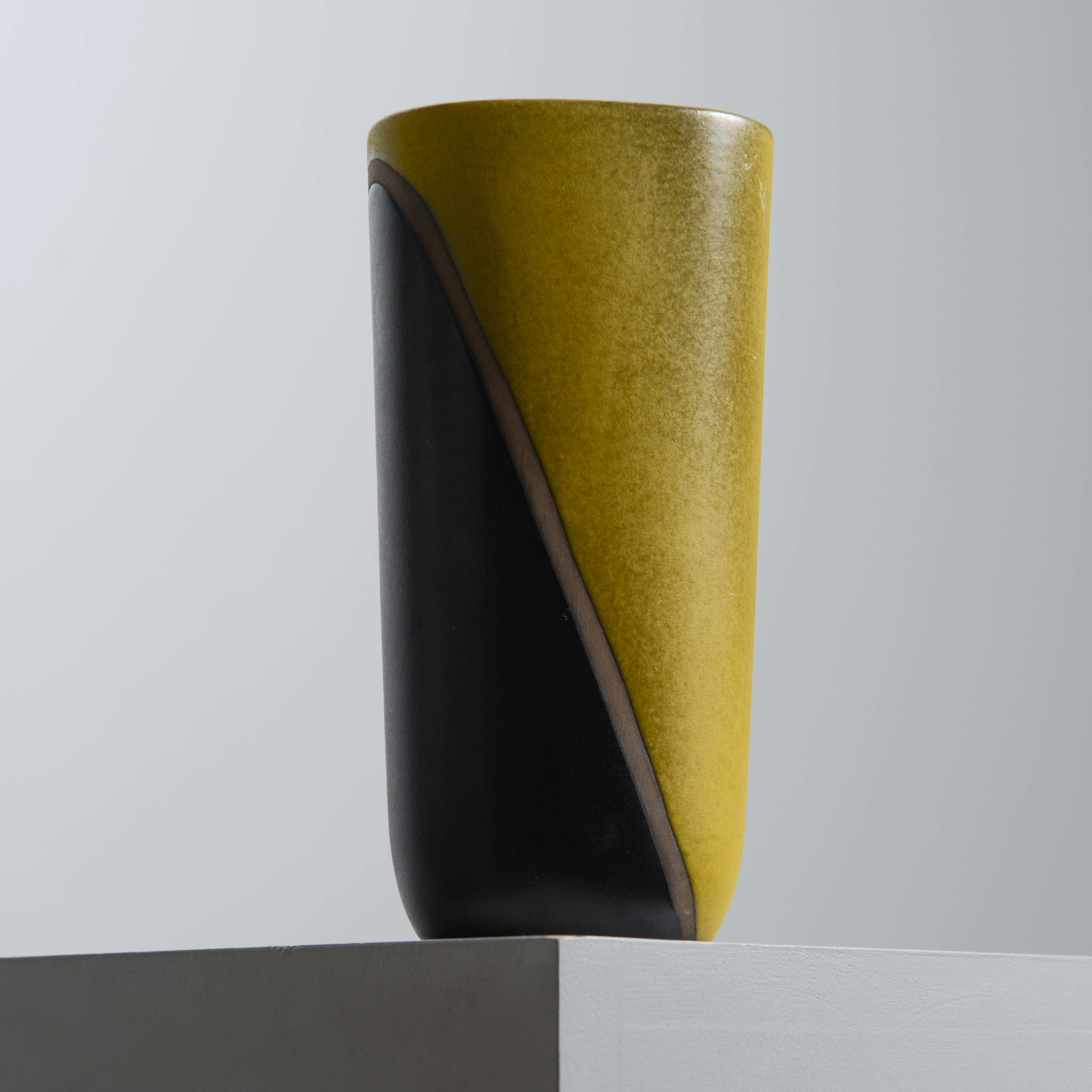 HJÖRDIS OLDFORS. "Diagonal", vas, modell 506, Upsala-Ekeby, 1955-56.