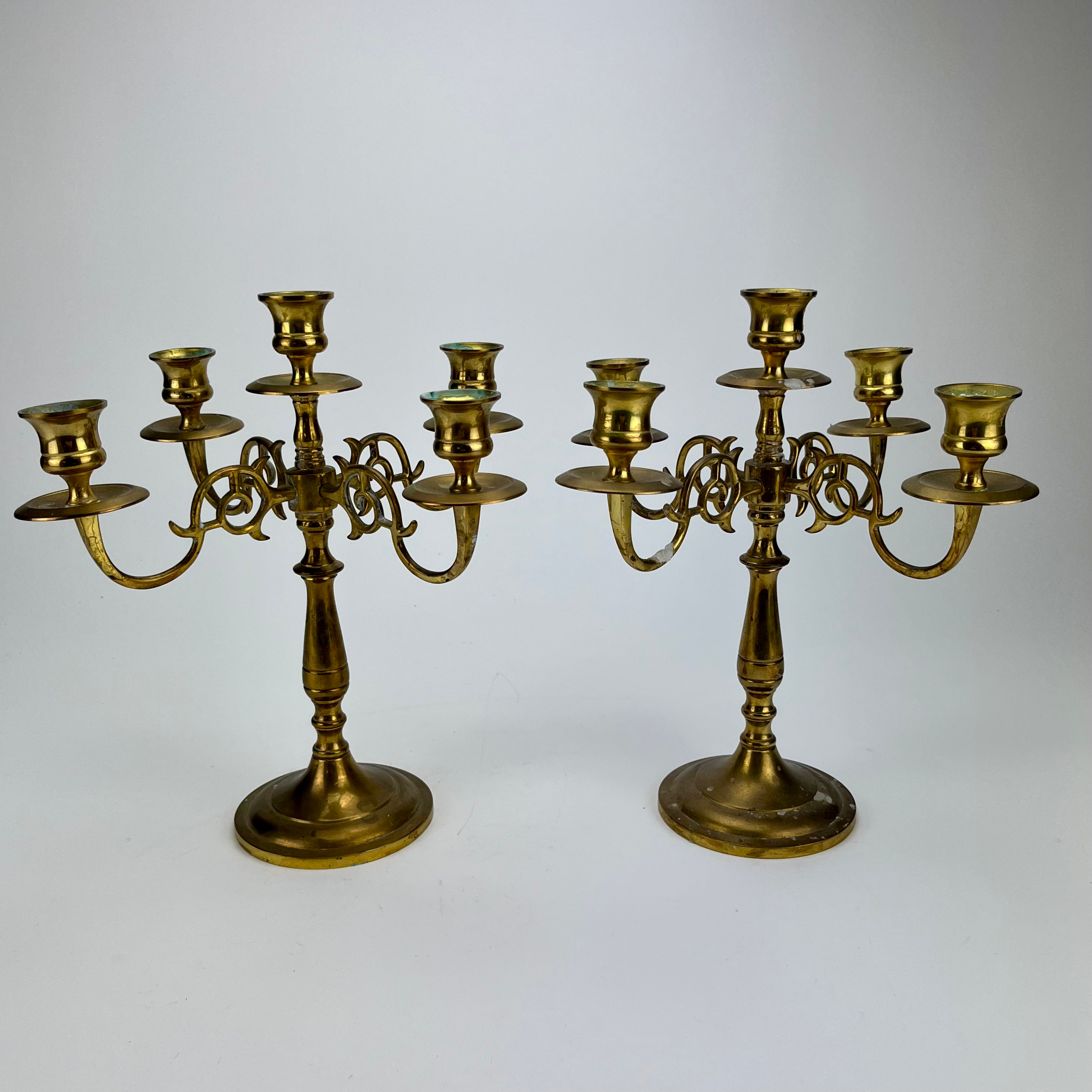 KANDELABRAR, ett par, för 5 ljus, mässing, 1900-tal.