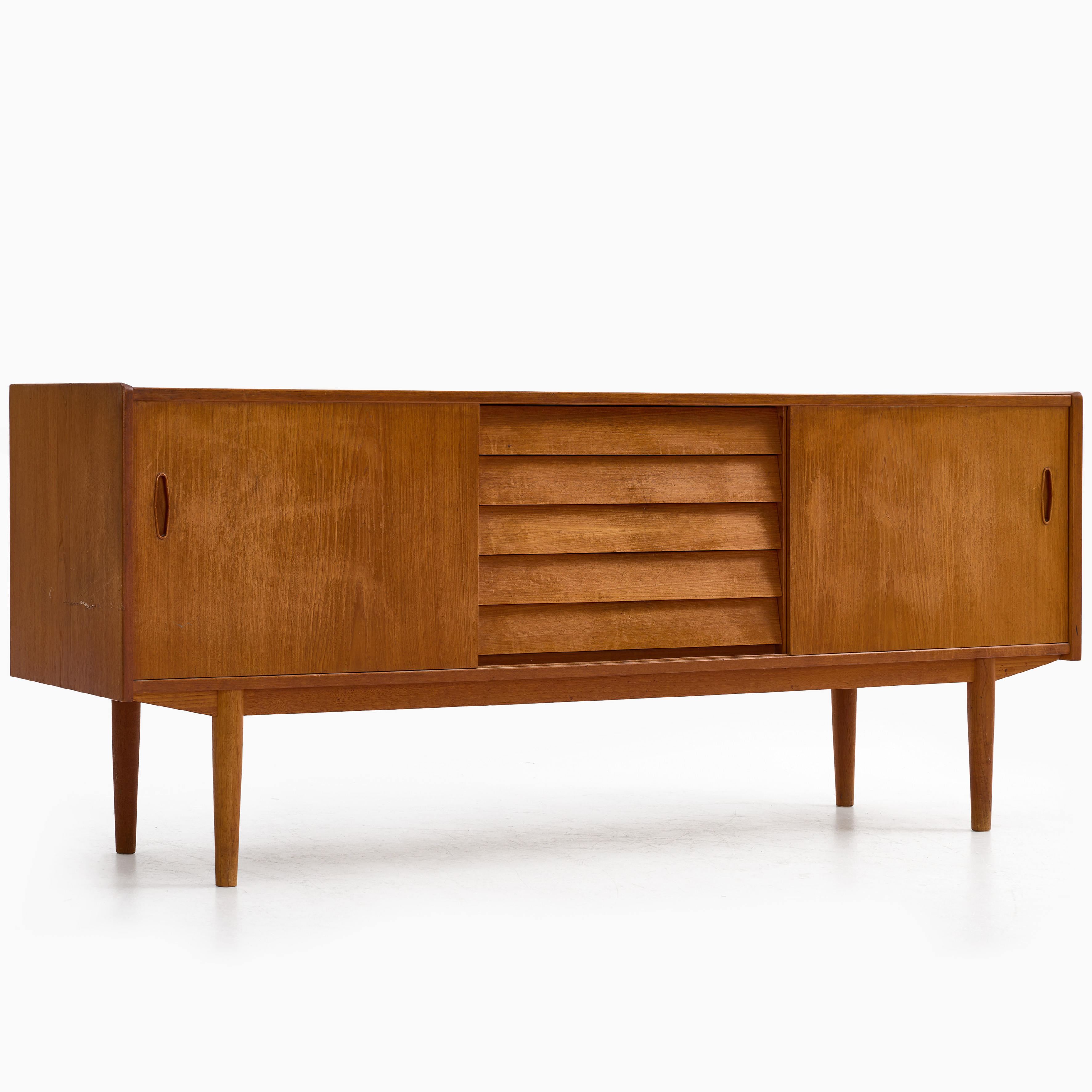SIDEBOARD, "Trio", Nils Jonson, Troeds, Bjärnum, 1900-talets andra hälft, fanerad i teak.