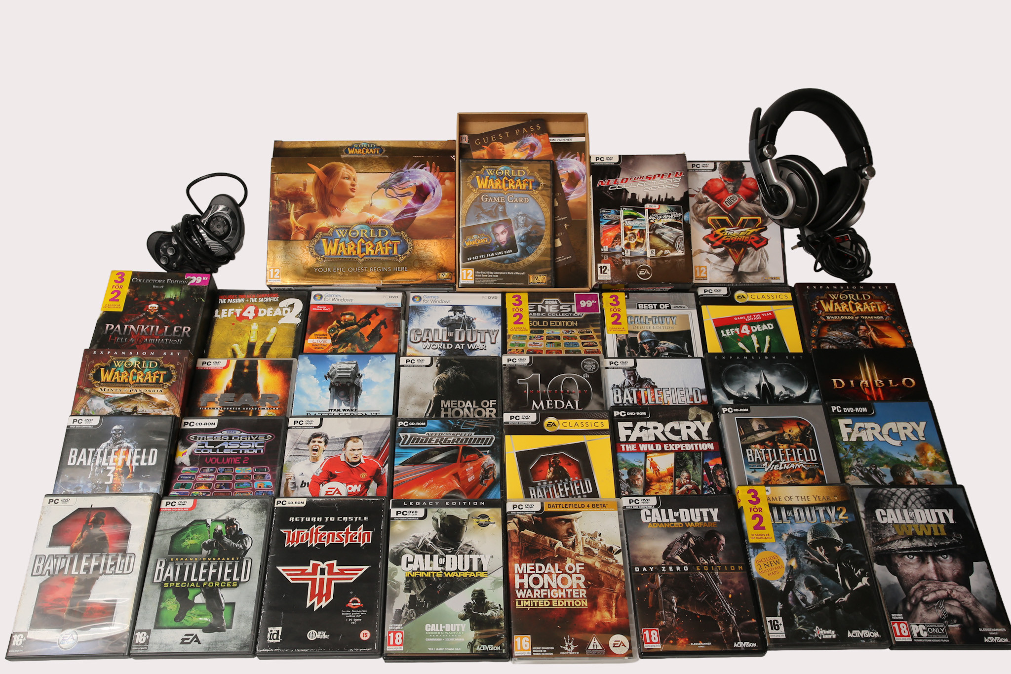 DATORSPEL, ETT PARTI, omkring 40 st. Det medföljer 6 tomma askar och HÖRLURAR, HANDKONTROLL + CXT..