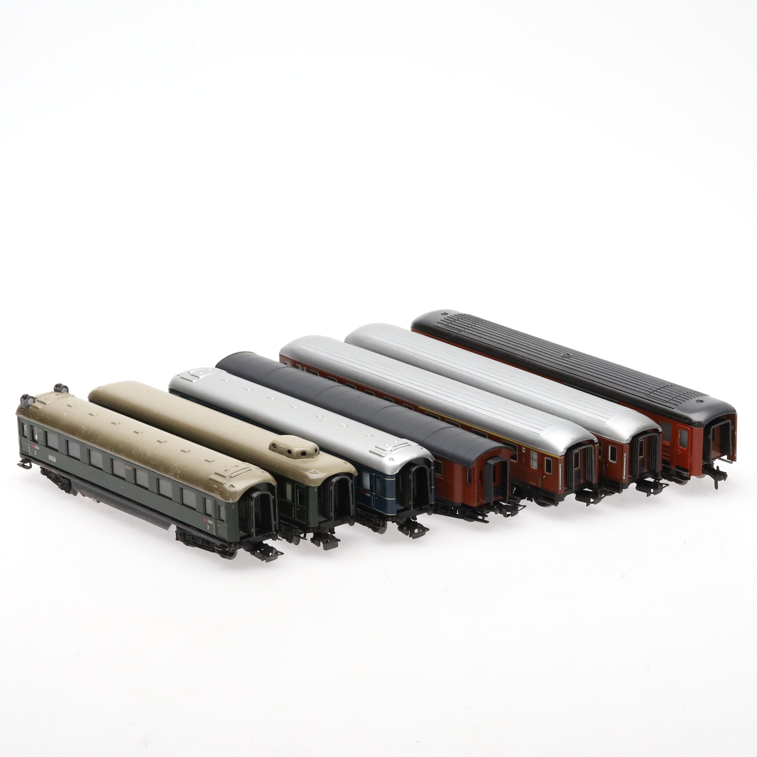 MÄRKLIN PERSONVAGNAR, 7 st,HO, bl. a. SJ. HO.