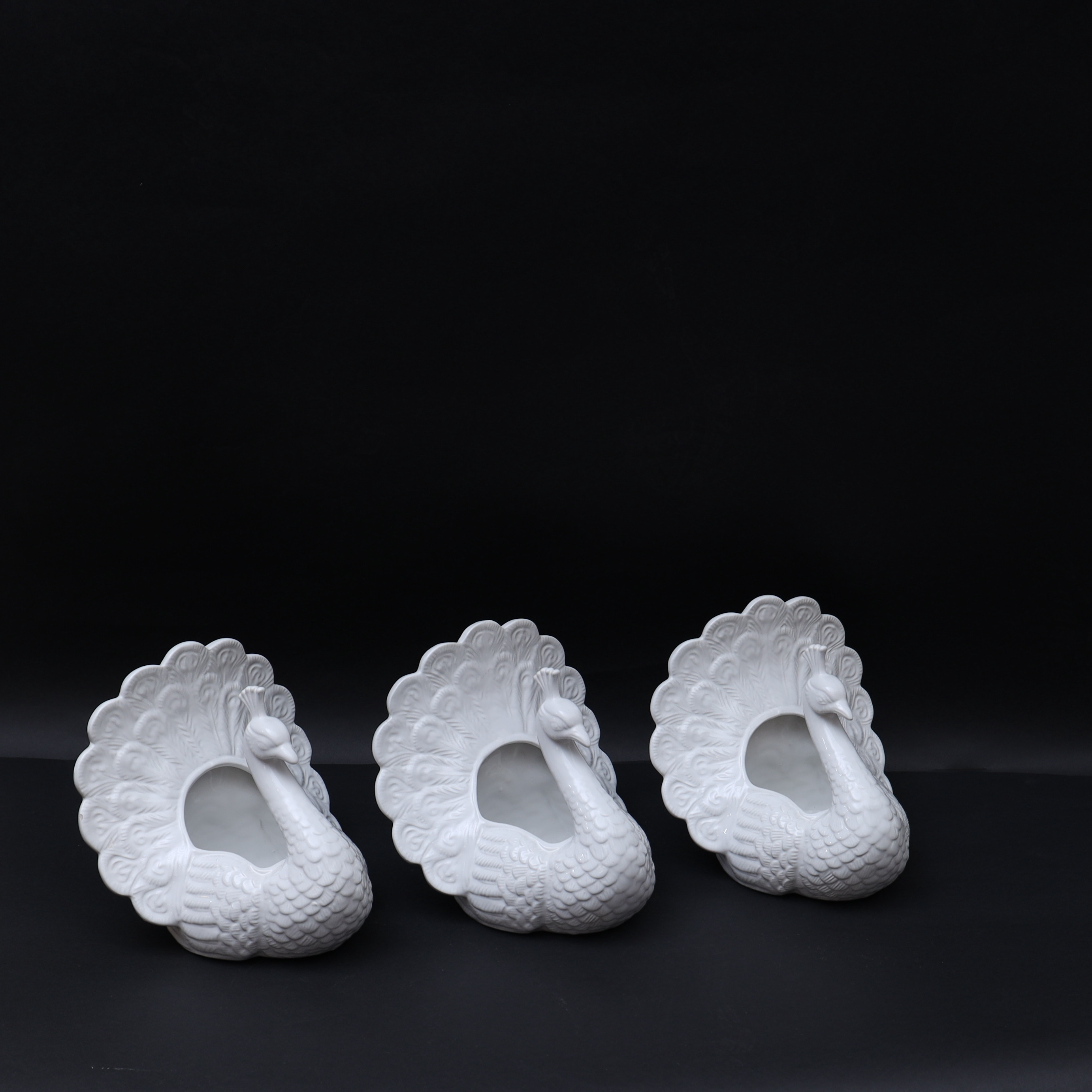 YTTERFODER 3ST, i form av påfåglar, Portugal.