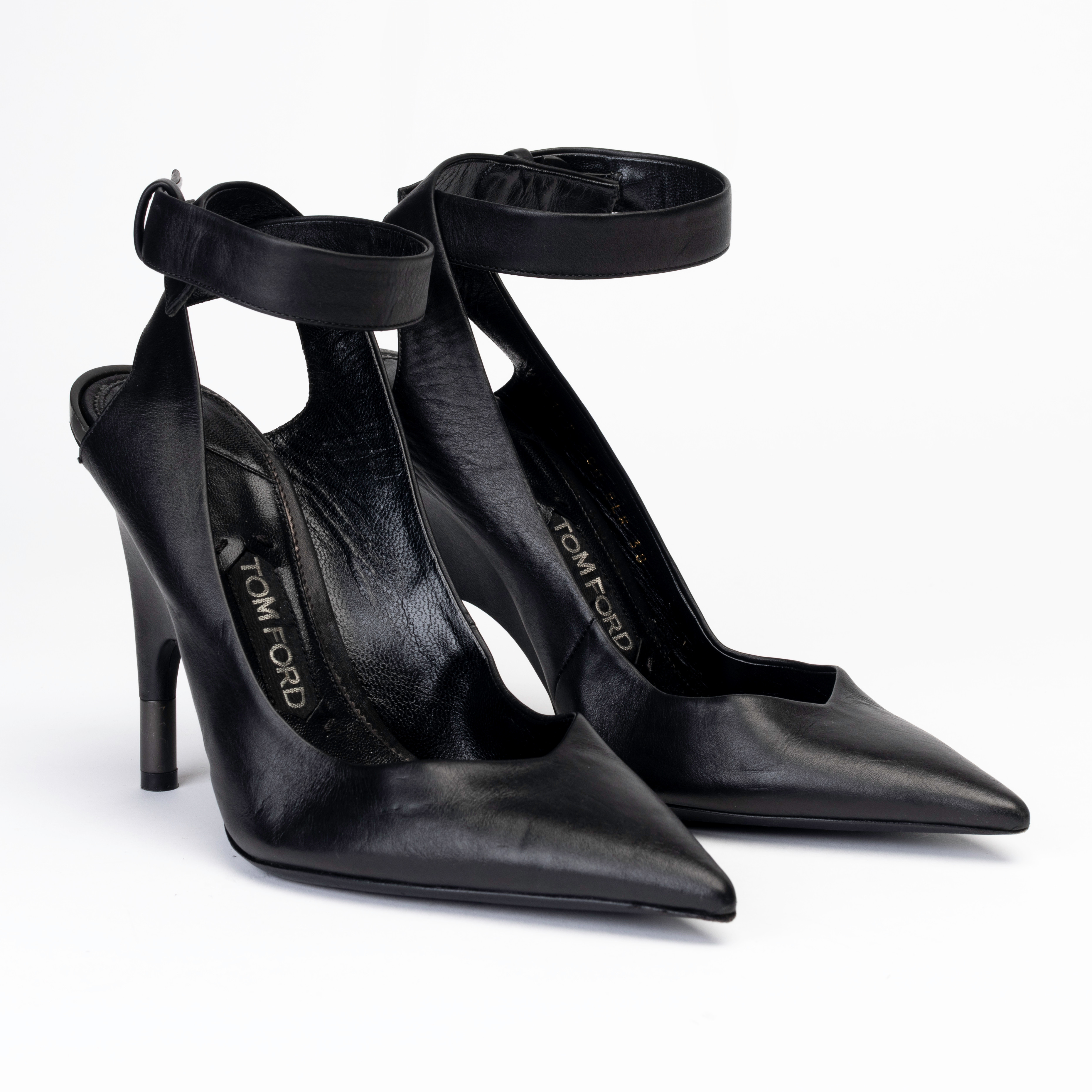 TOM FORD. Pumps, "Wedge Heel Ankle Strap High Heels", storlek 38.