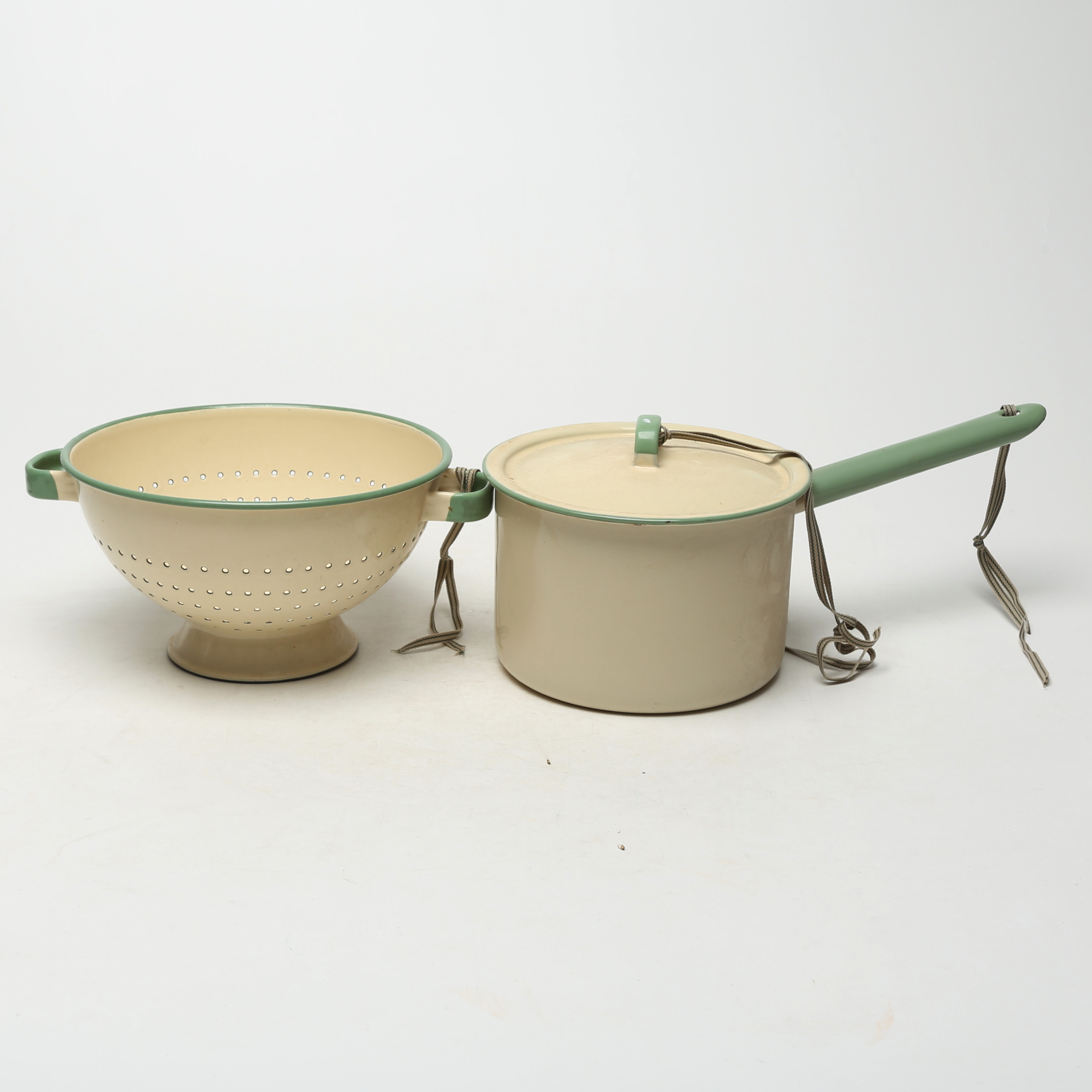 GRYTA och SIL, emalj, Kockums.