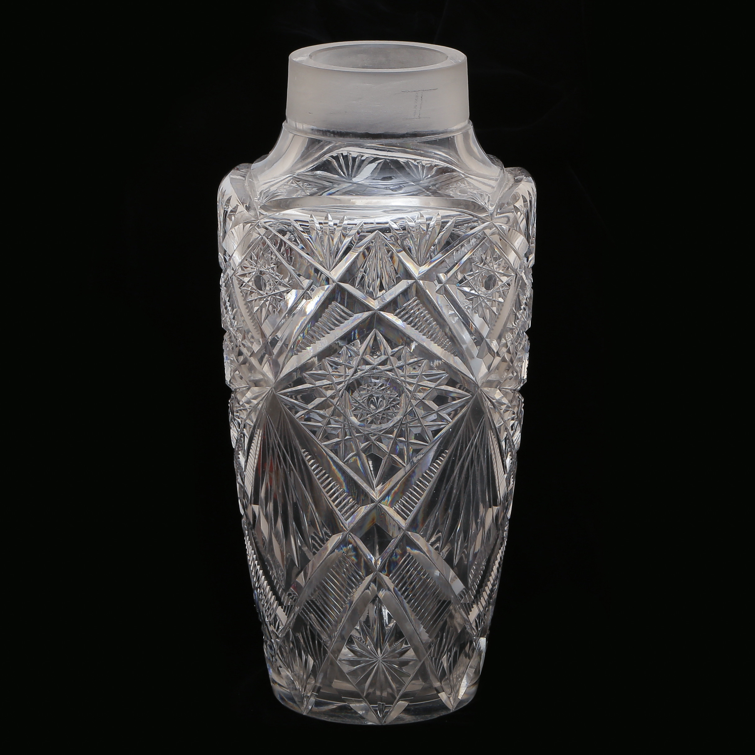 STOR VAS/URNA (40cm) BÖHMISKT SLIPAD KRISTALL.