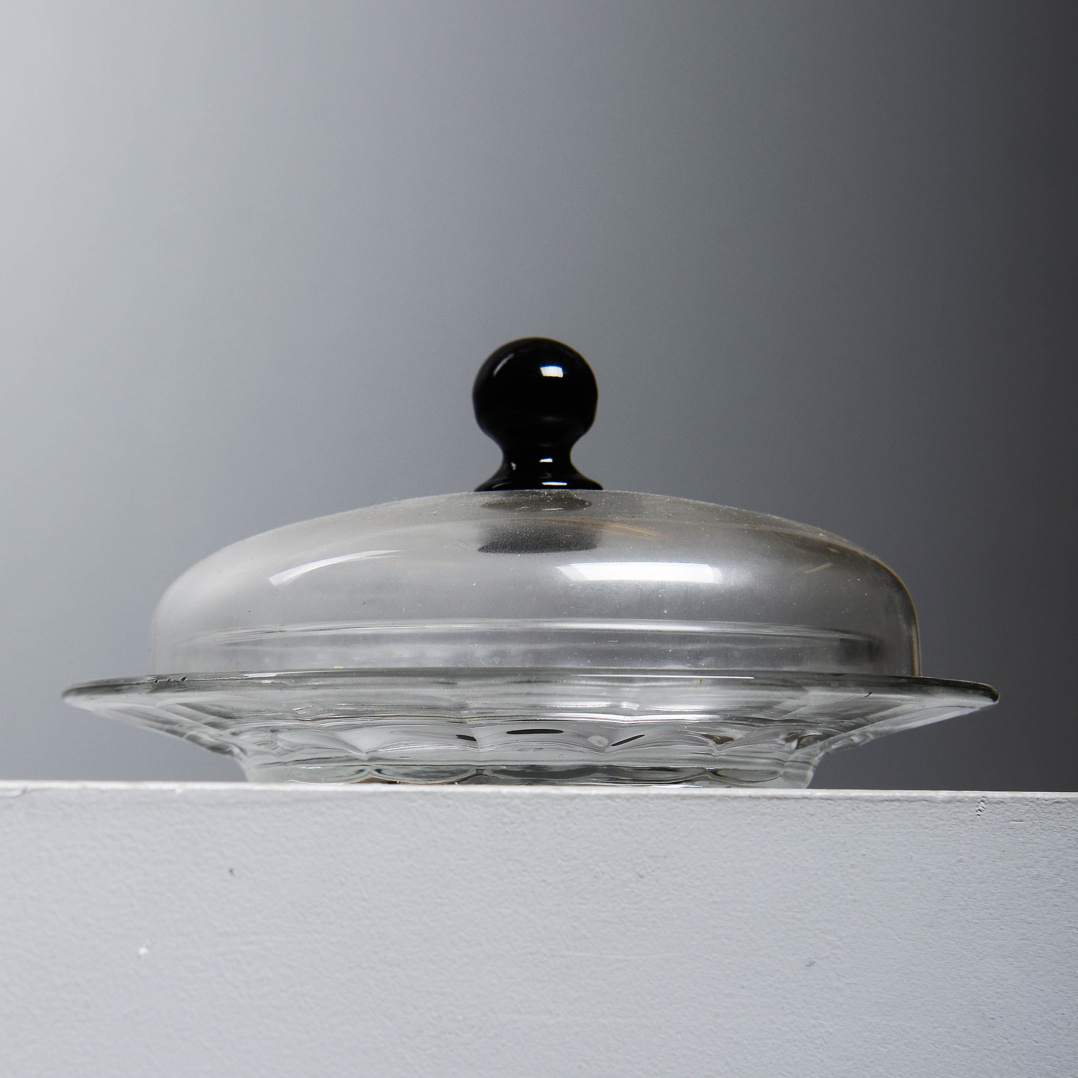 SMÖRKUPA, art deco, troligen England, 1930-tal.