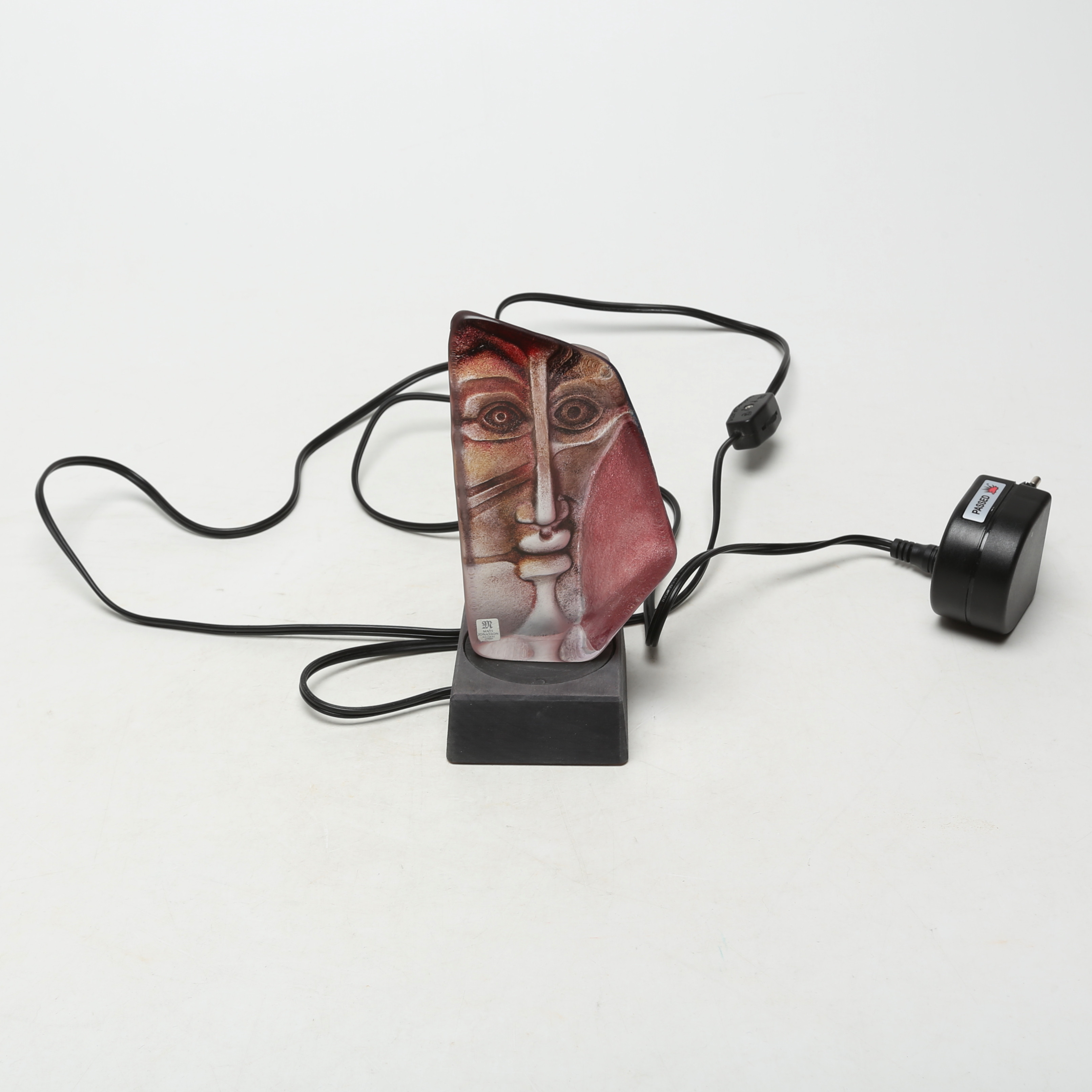 MATS JONASSON. SKULPTUR, glas, med ljusbox, osignerad.