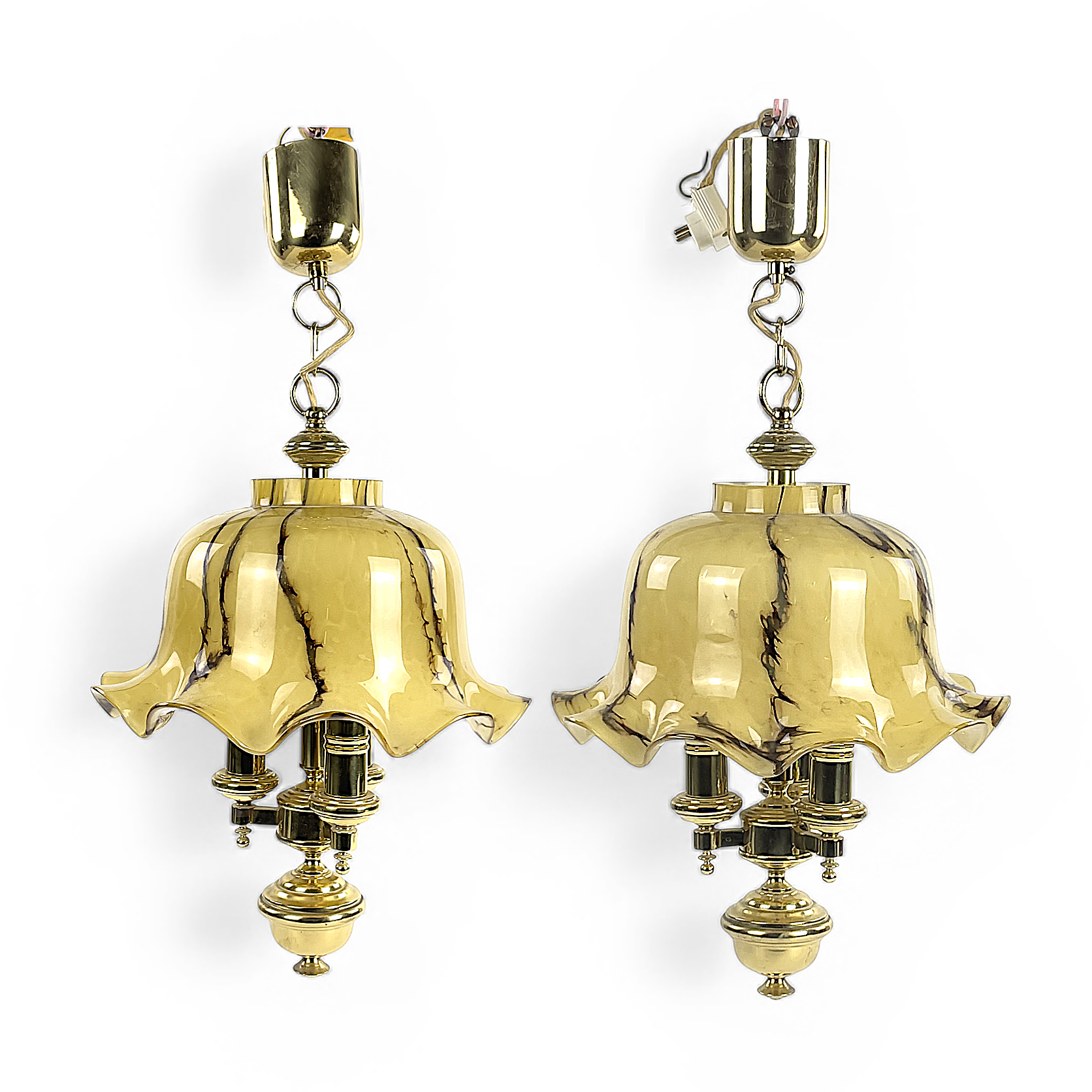 TAKLAMPOR, 2 st, glas/gulmetall, etikettmärkta J B S, Tyskland, 1900-talets andra hälft.