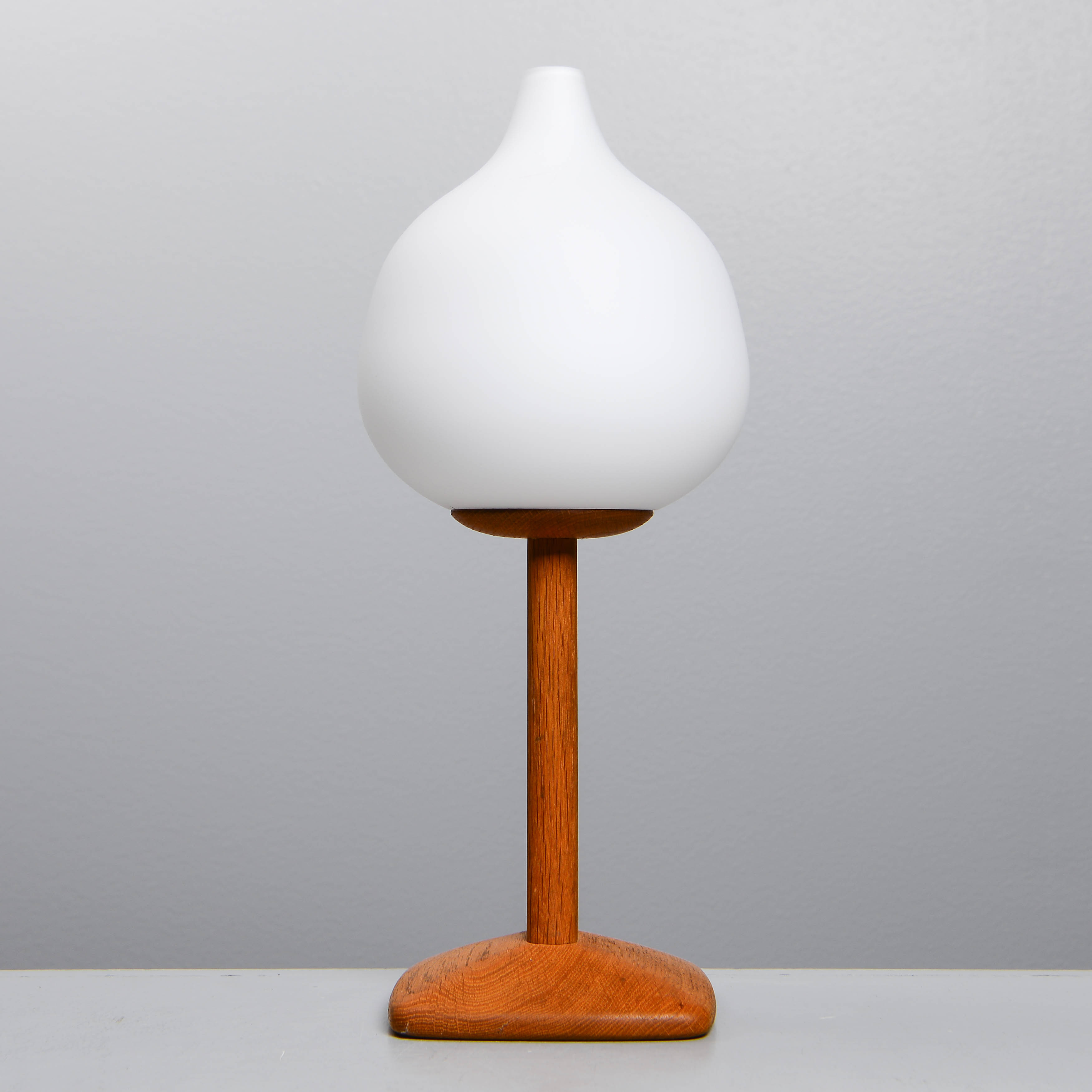 UNO & ÖSTEN KRISTIANSSON. Bordslampa, "Tulpan", Luxus, Vittsjö.