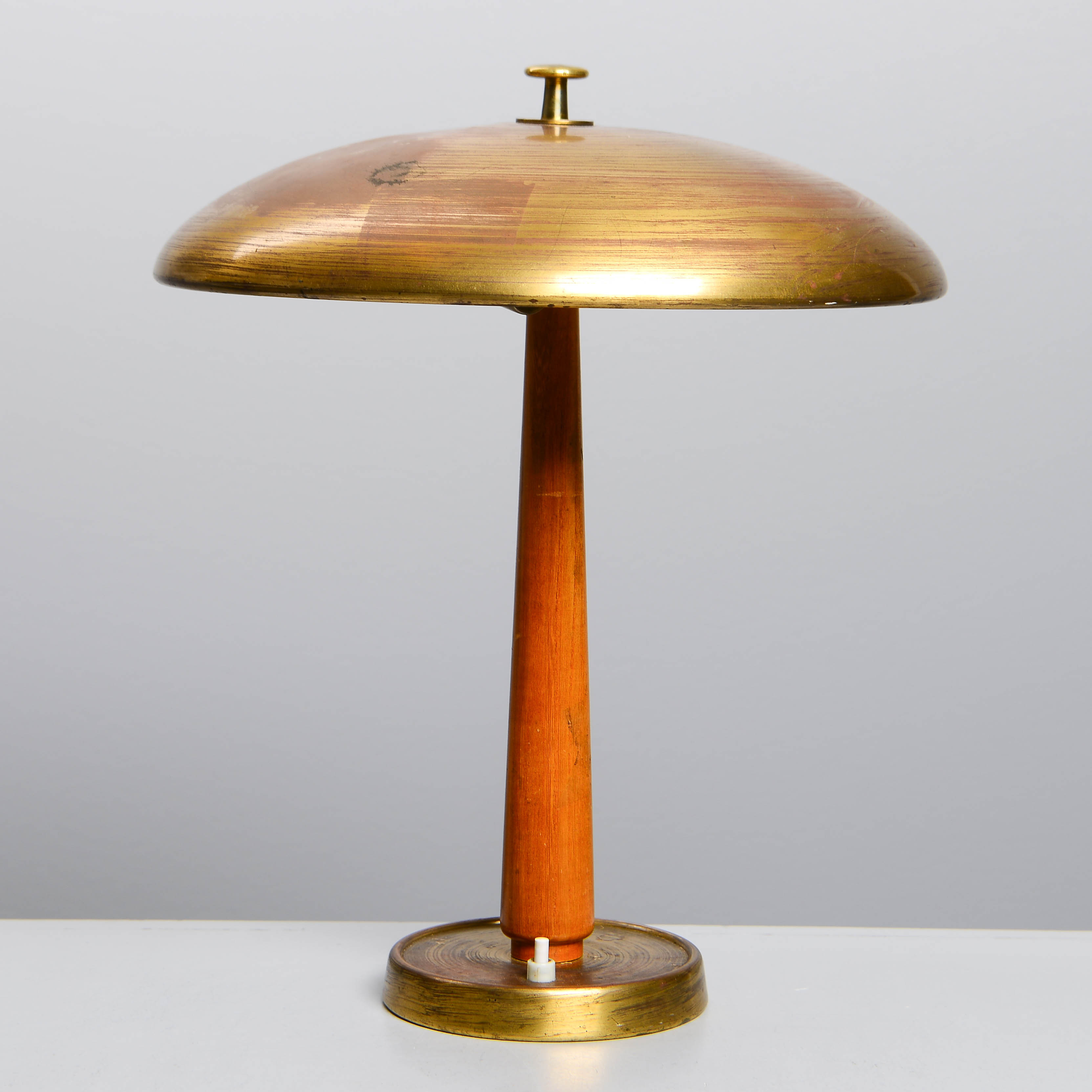 BERTIL BRISBORG & ERIK TIDSTRAND. Bordslampa, modell 30331, Nordiska Kompaniet, 1940-tal.