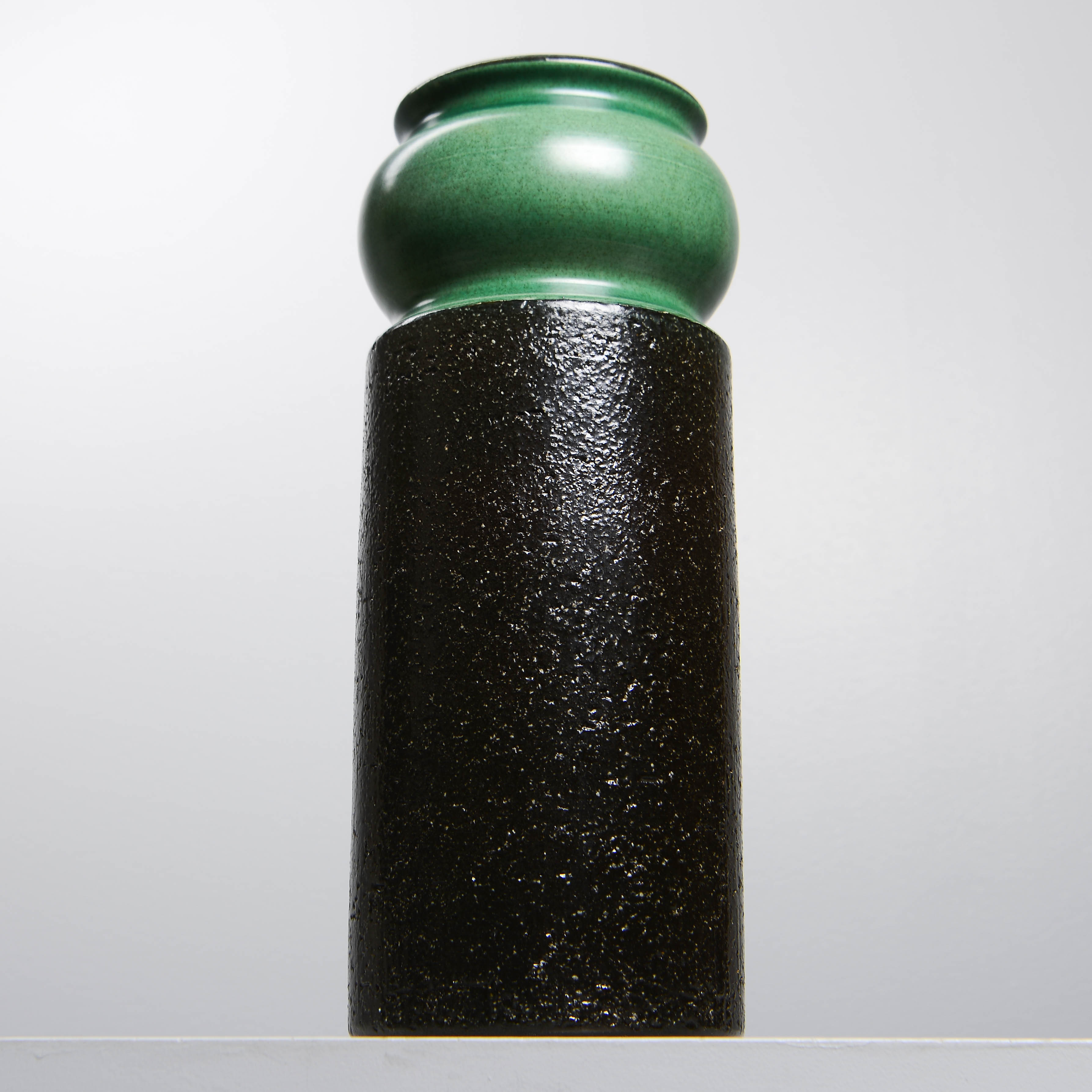 MARI SIMMULSON. "Moské", golvvas, Upsala-Ekeby, formgiven 1967.