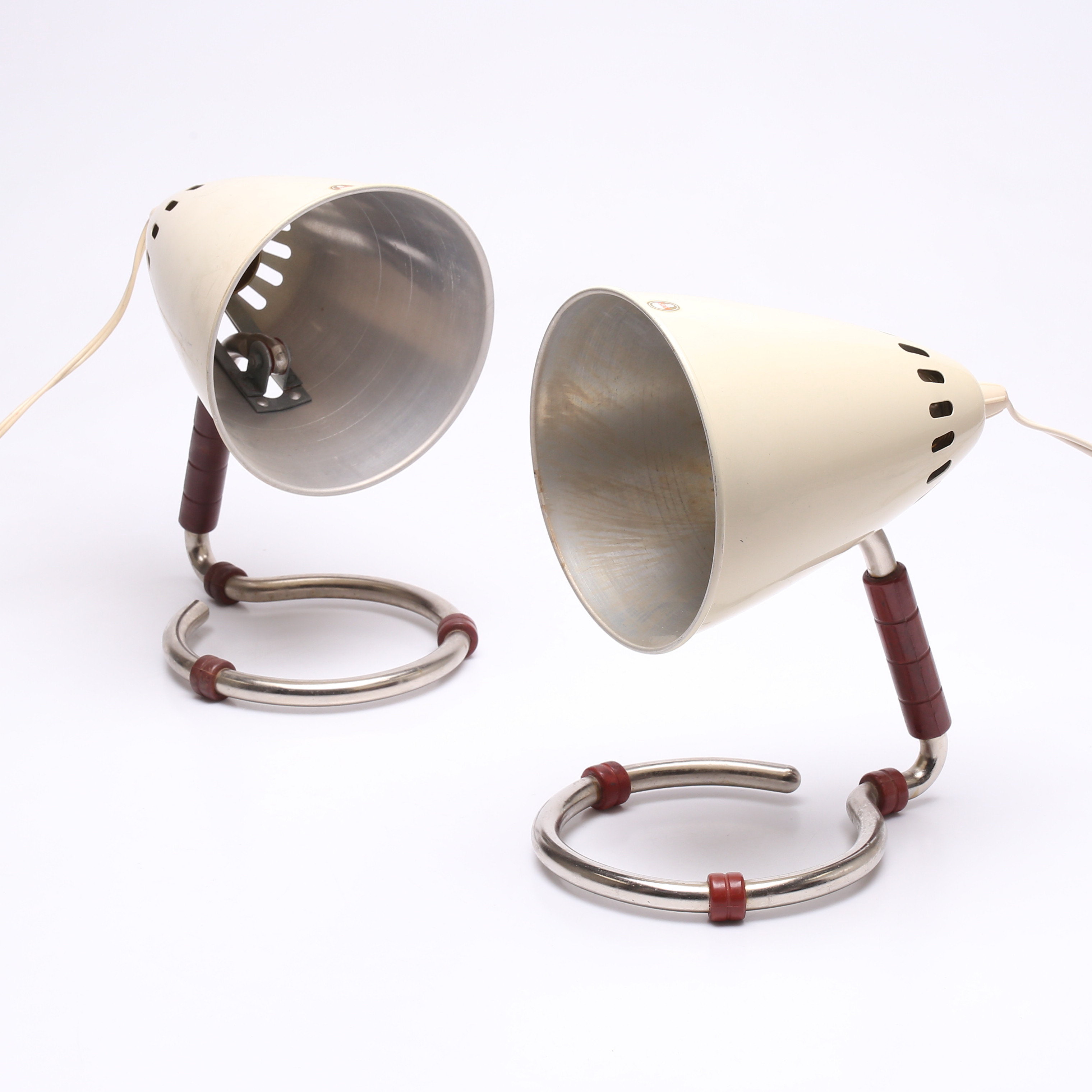 BORDSLMAPOR, ett par, lackerad metall, Osram, 1900-talets mitt.