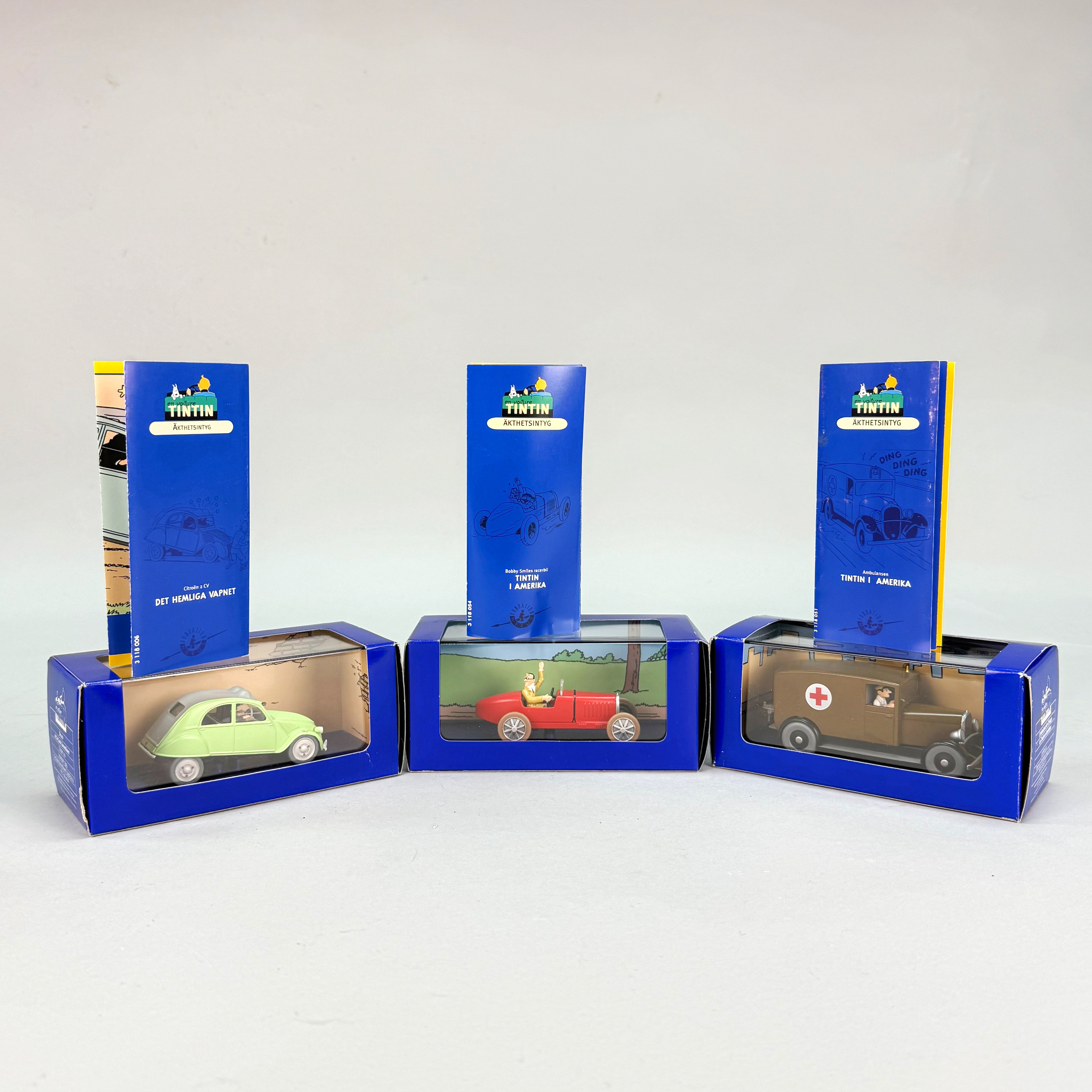TINTIN SAMLARBILAR - Citroen 2CV, Bobby Smiles Racerbil, Amerika Ambulans.