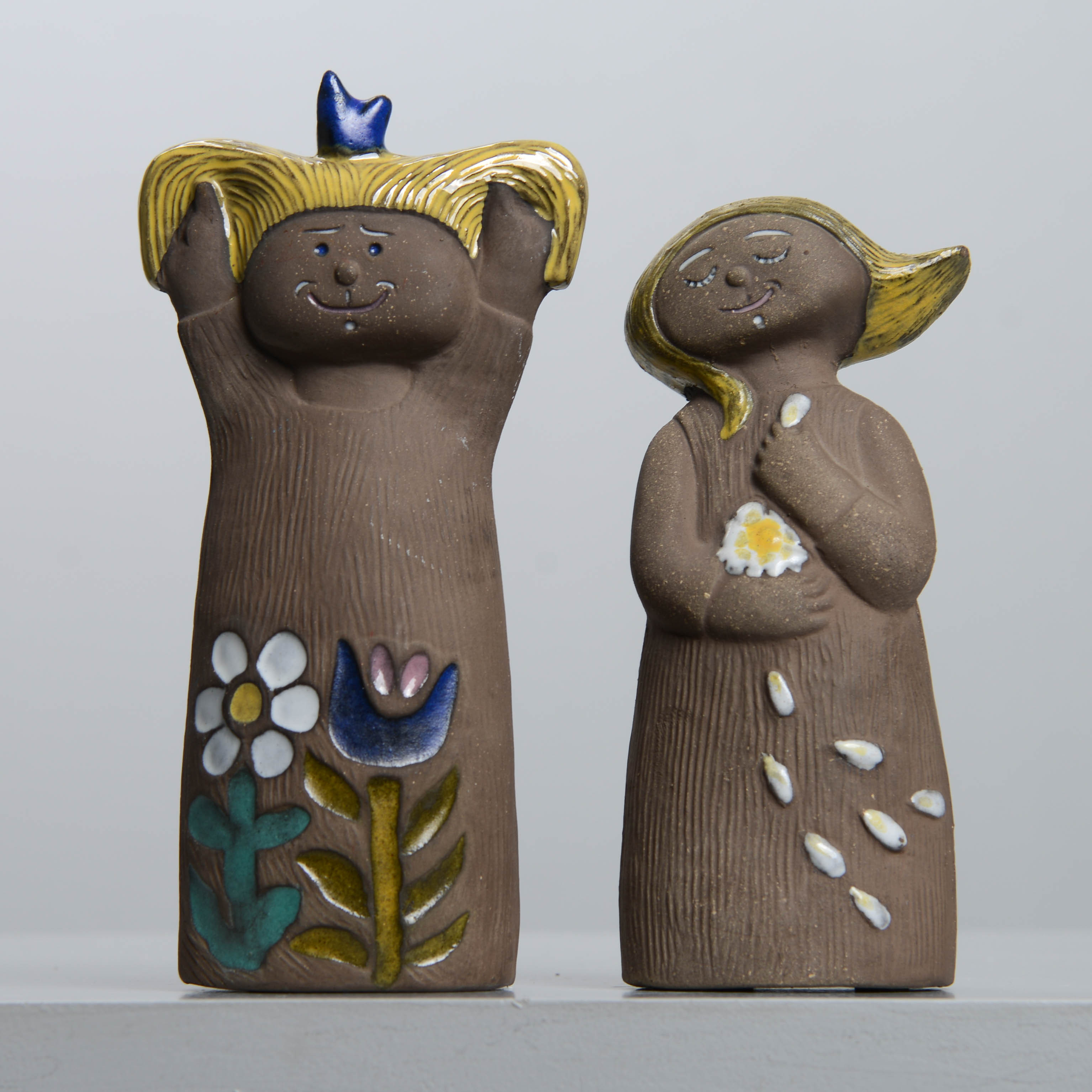 MARI SIMMULSON. Figuriner, 2 st, Stina & Ina, Upsala-Ekeby, 1960-tal.