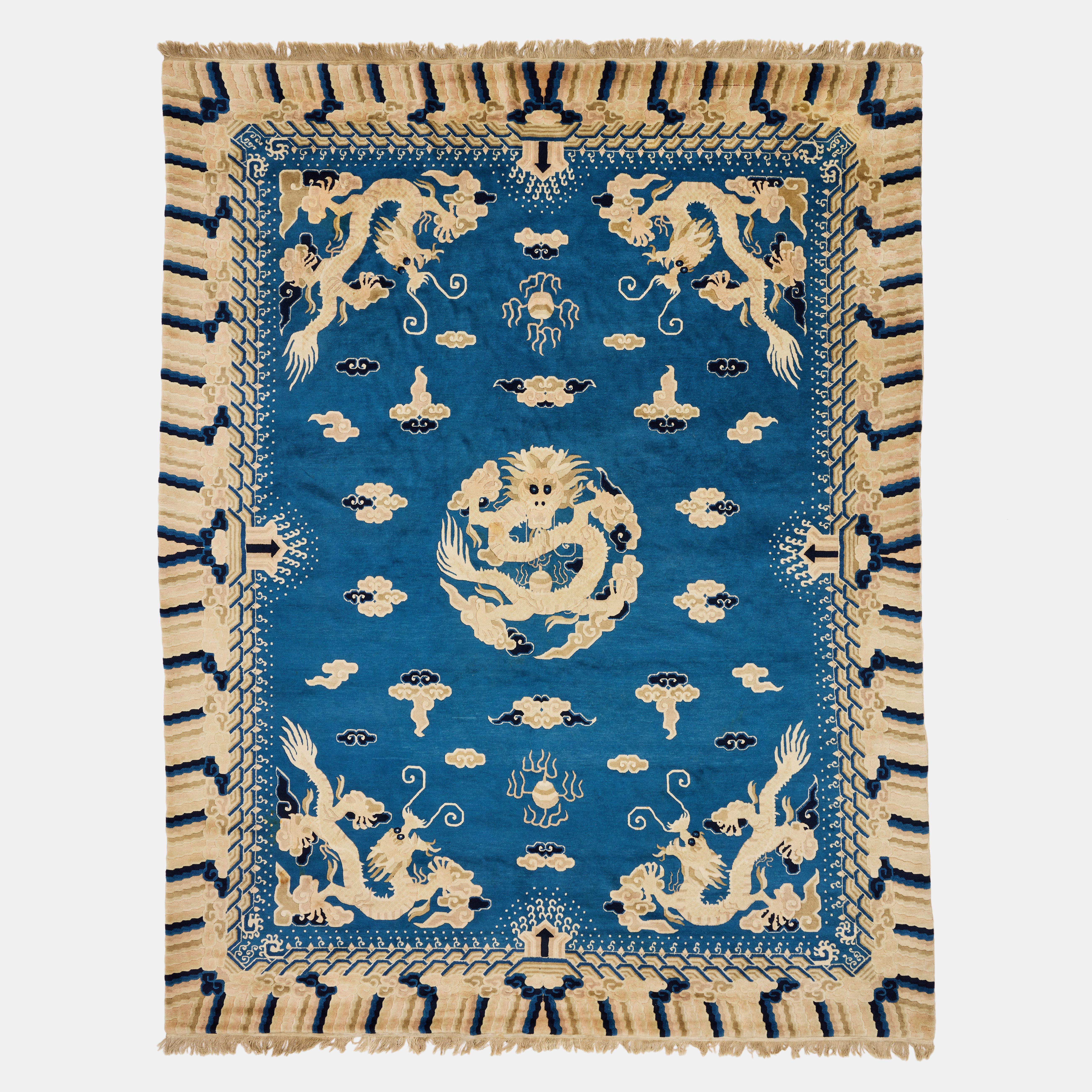 ORIENTMATTA, Kinesisk, semiantik/old, ca. 308,5 x 240,5 cm.