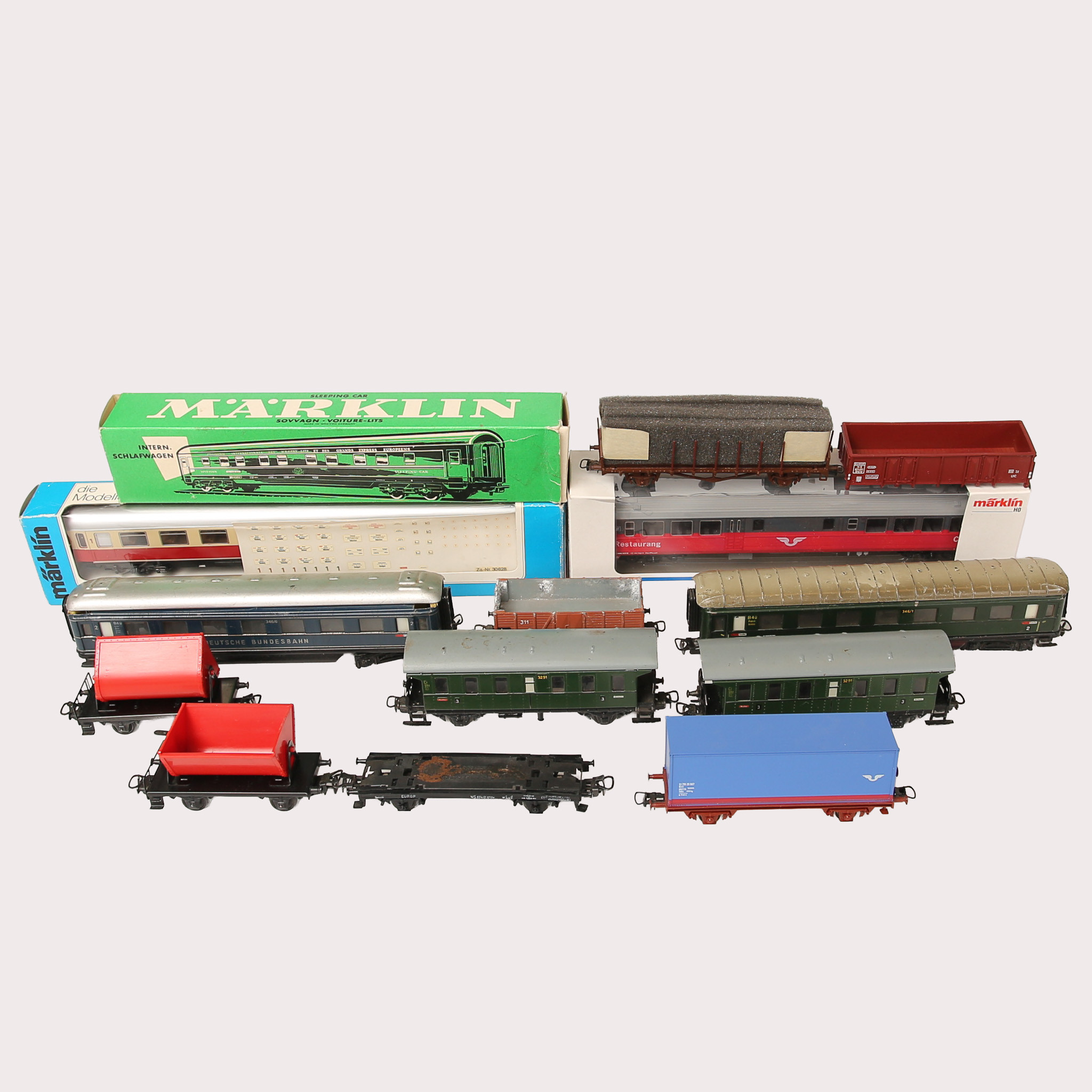 MÄRKLIN, vagnar, 13 delar, bla modell nr 4098, 4029, 4378.