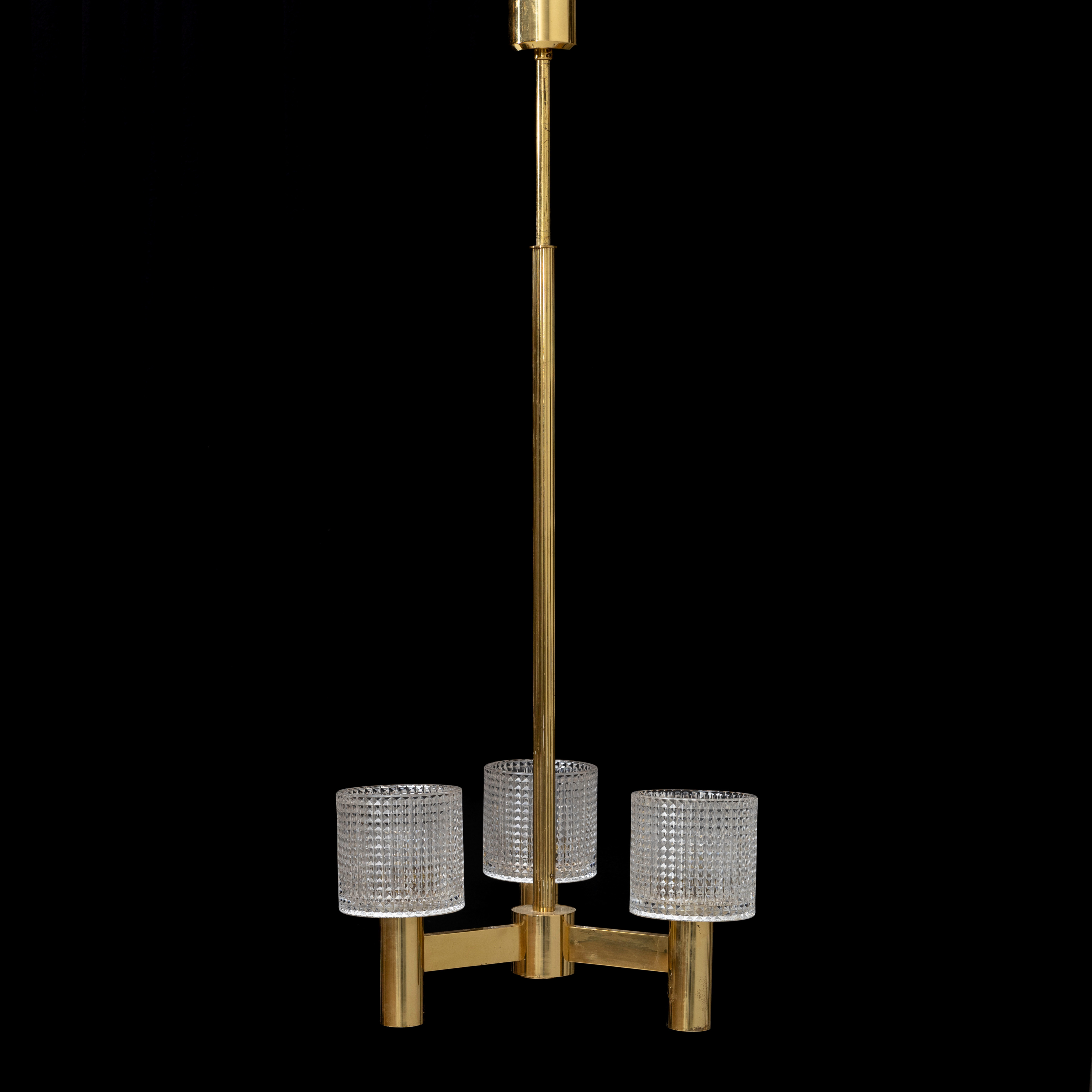 TAKLAMPA,mässing och pressglas, 1900-talets andra hälft.