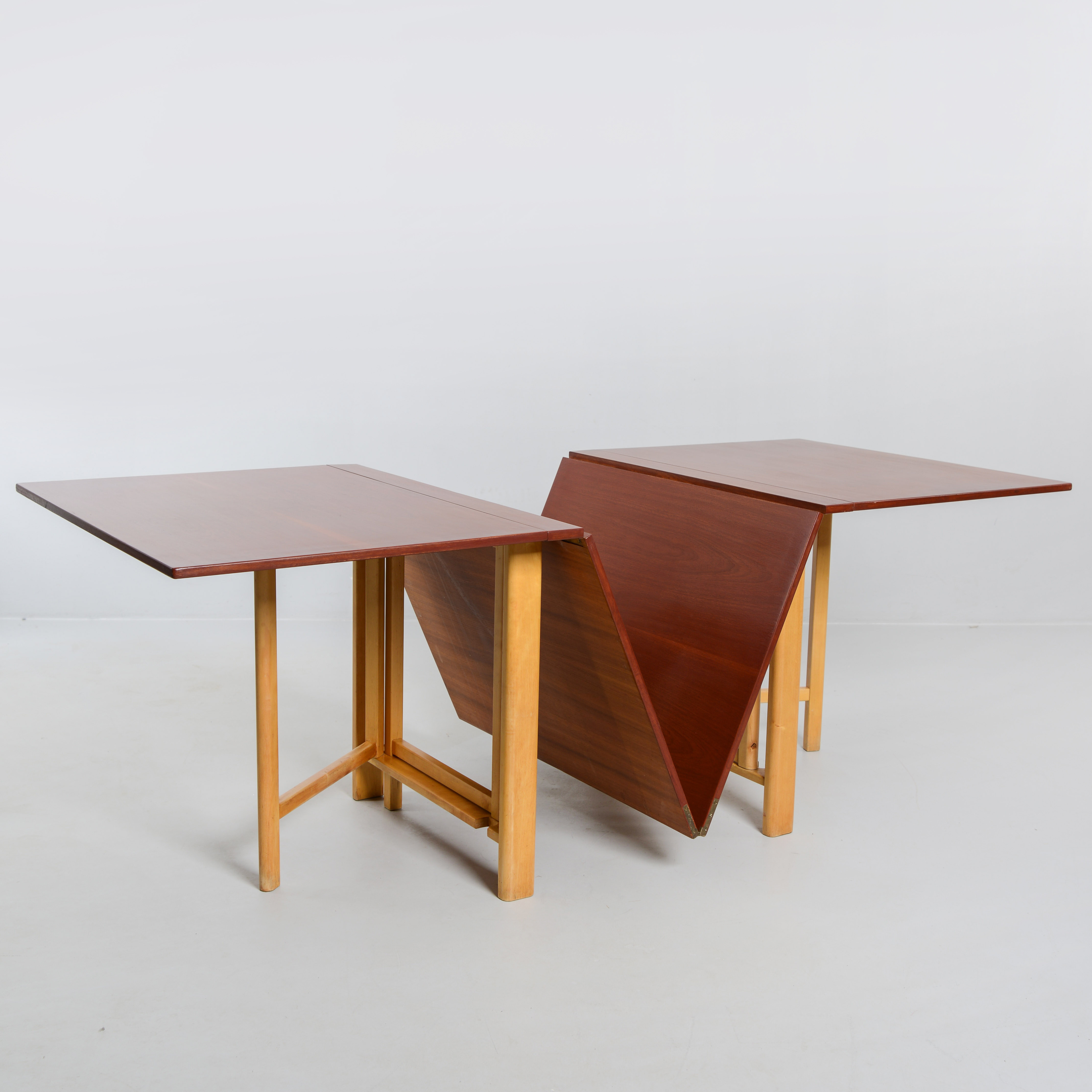 BRUNO MATHSSON. "Maria Flap", slagbord, teak, Firma Karl Mathsson, Värnamo, 1957.