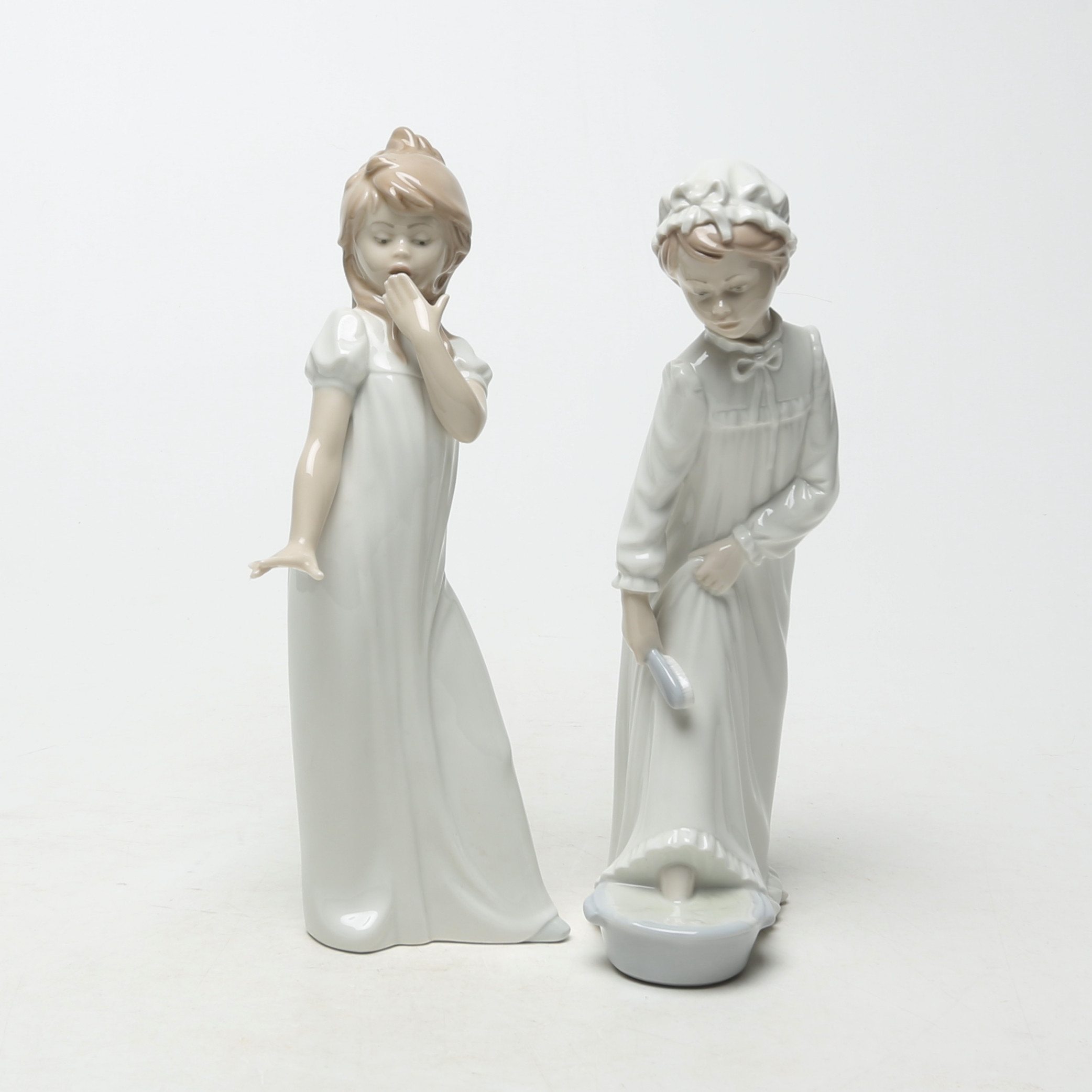 FIGURINER 2 st, porslin, Nao.