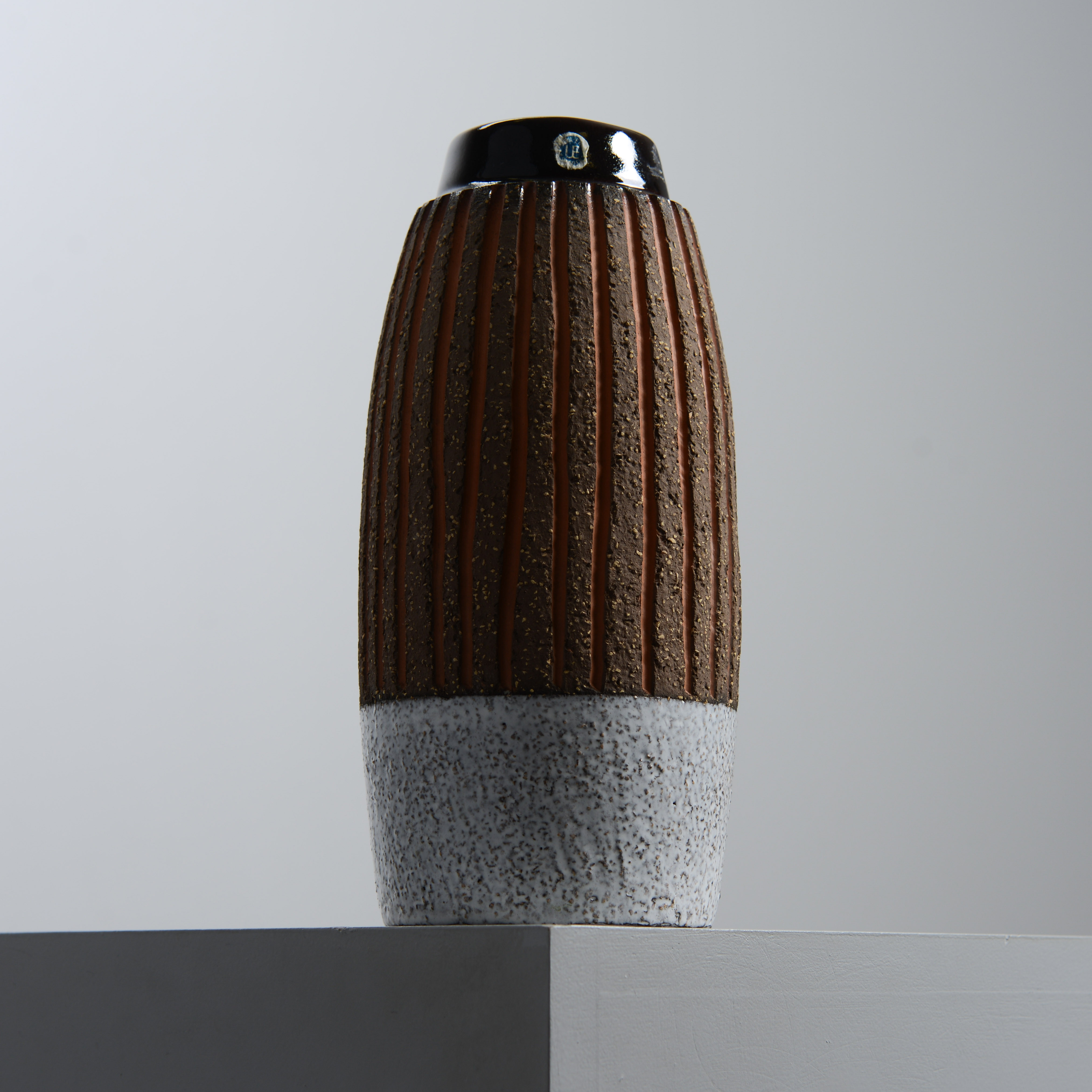 MARI SIMMULSON. "Rusticana", vas, modell 4596, Upsala-Ekeby, 1963-65.