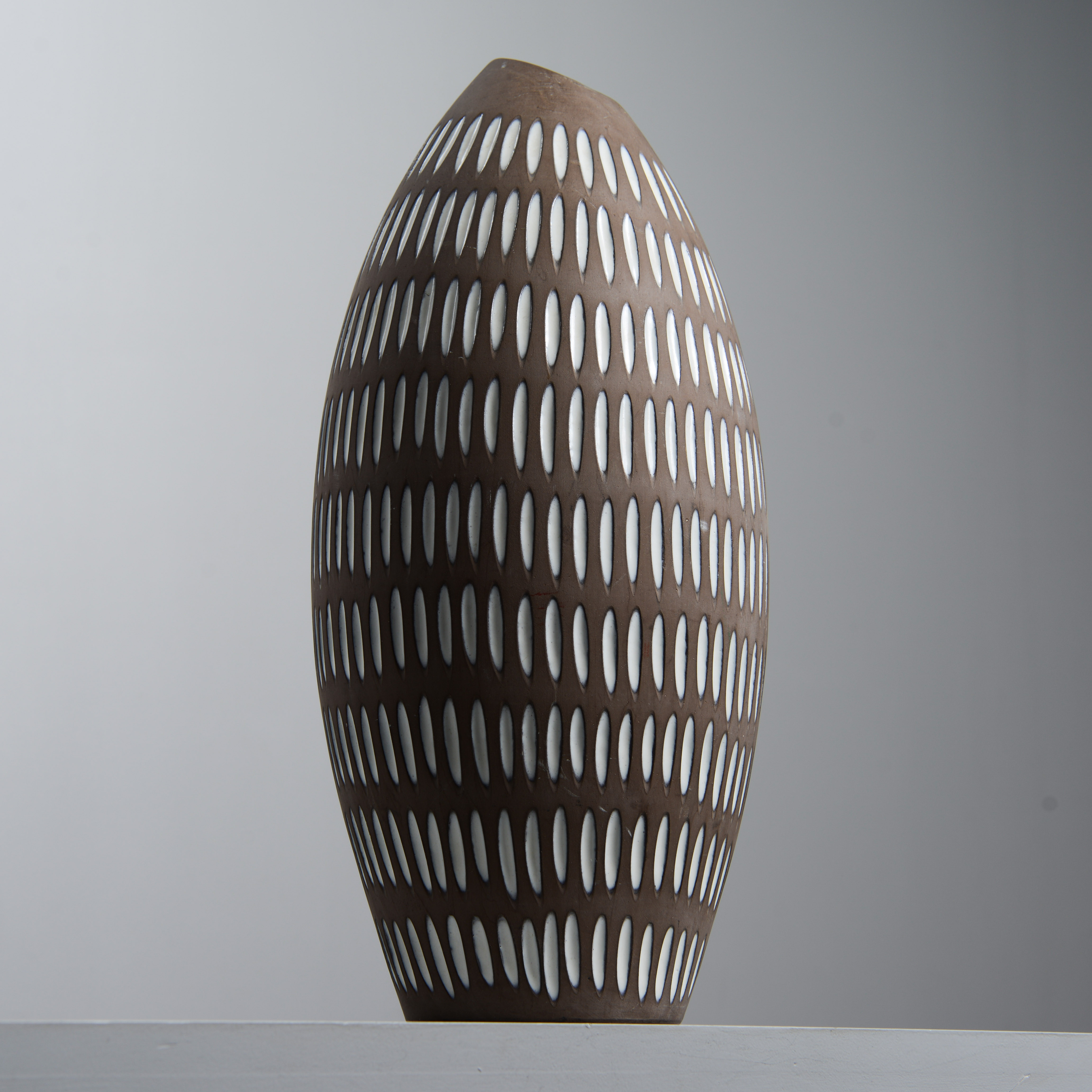 INGRID ATTERBERG. "Negro", golvvas, Upsala-Ekeby, 1953-58.