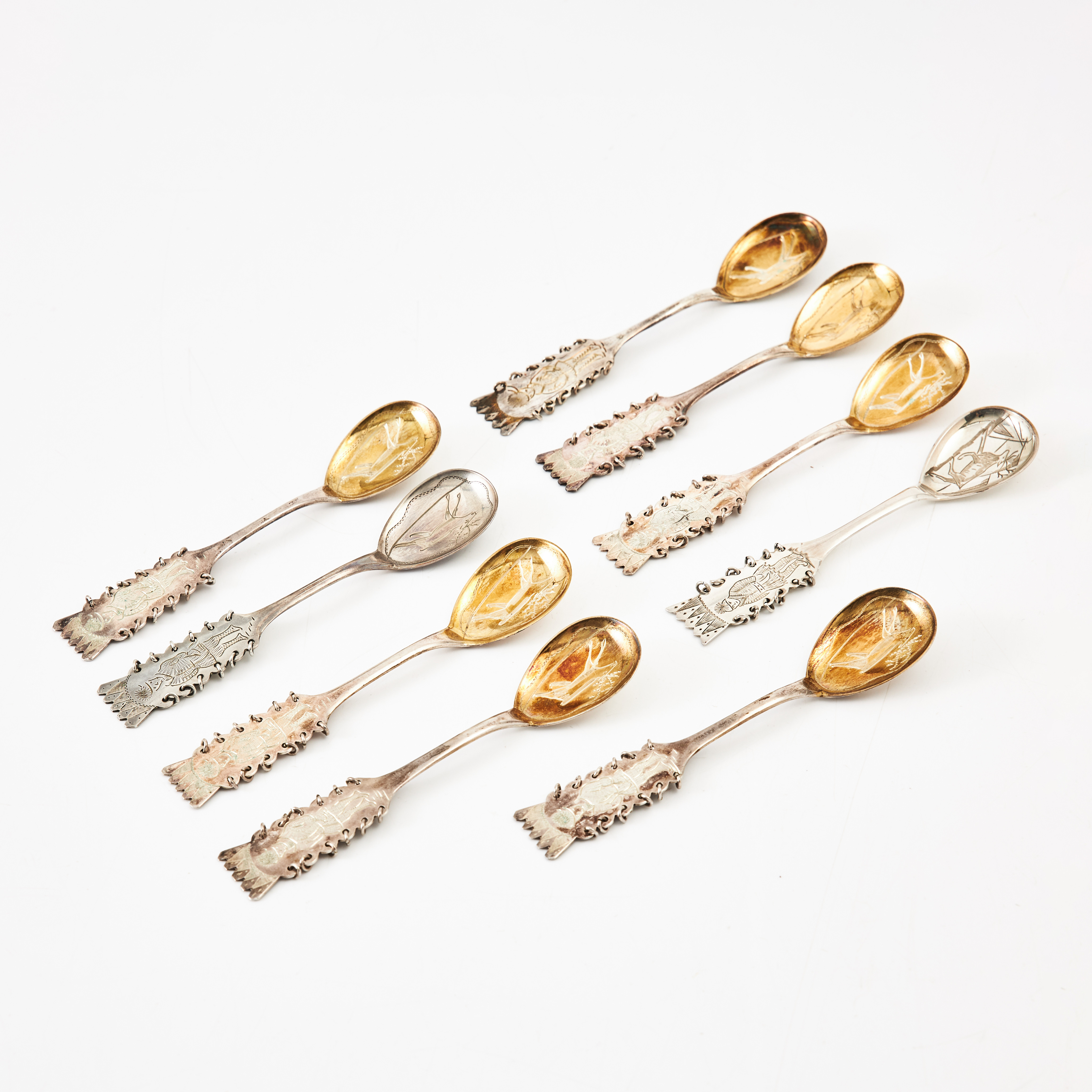 SAMESKEDAR, 9 st., silver, delvis med förgyllda blad och med gravyrer föreställande renar, skaft med klassiska ringdekorationer, varierande mästar-, stads och årsstämplar, bl a C O Persson AB, Haparanda 1960-tal.