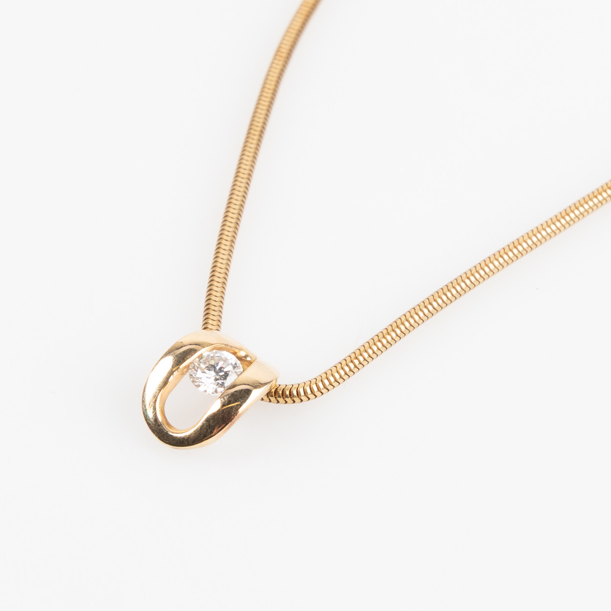 HÄNGE & KEDJA, 18K guld, diamant ca 0,23 ct.