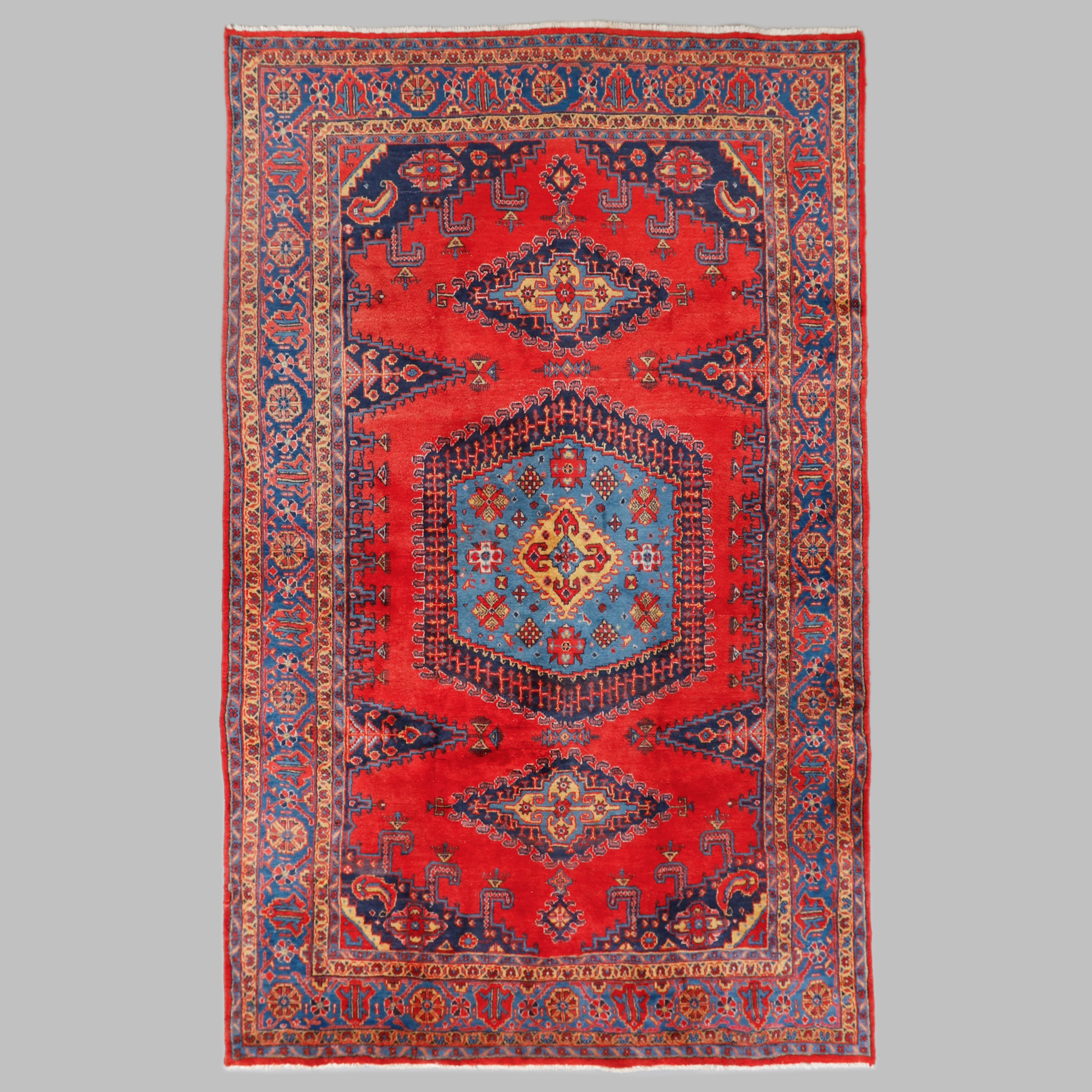 MATTA, Wiss. Mått ca 355 x 222 cm.