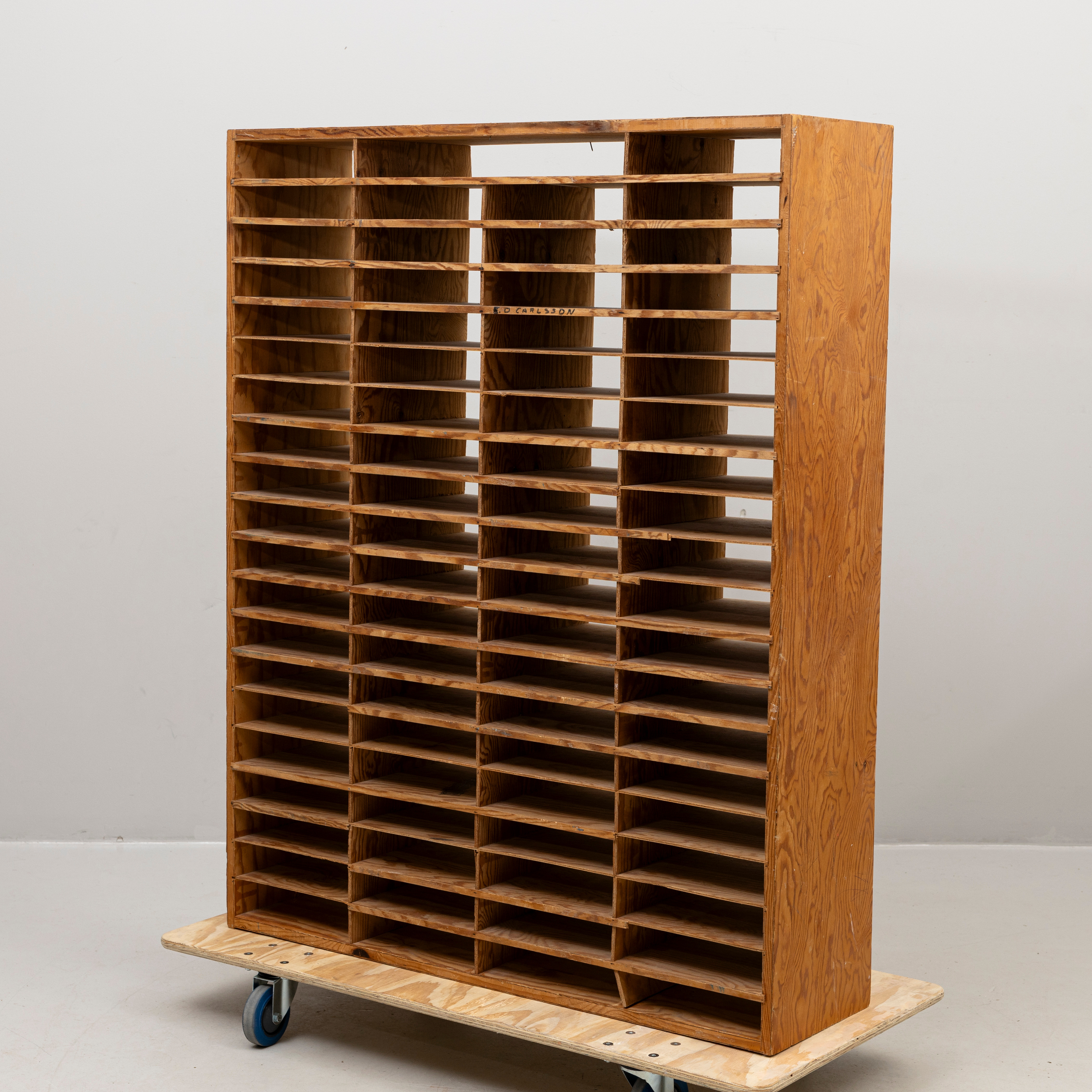 ARKIVSKÅP, furu, 1900-talets andra hälft.