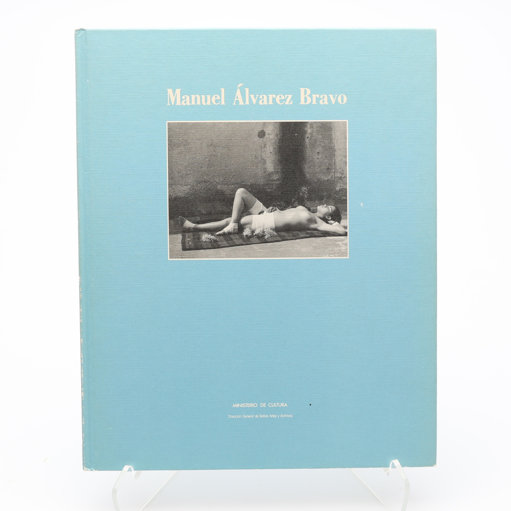 FOTO. BOKEN MED MANUEL ALVAREZ BRAVO''S FOTOGRAFIER 1985 - DEN MEXIKANSKE FOTOGRAFEN SOM TILLDELADES HASSELBLADSPRISET 1984.