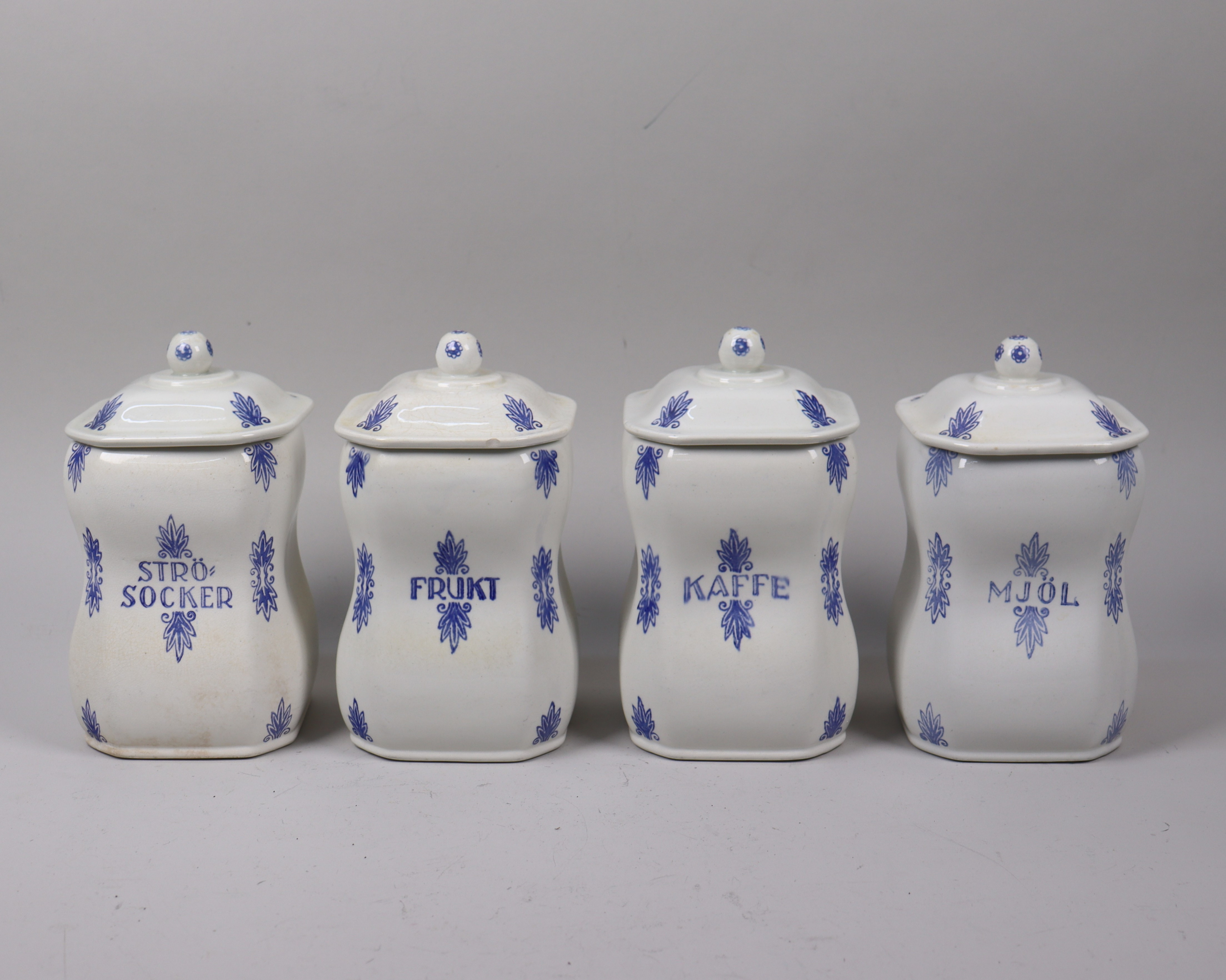 KRYDD -/KÖKSBURKAR, Gustavsberg, flintgods, kaffe, strösocker, frukt och mjöl, 4 st.