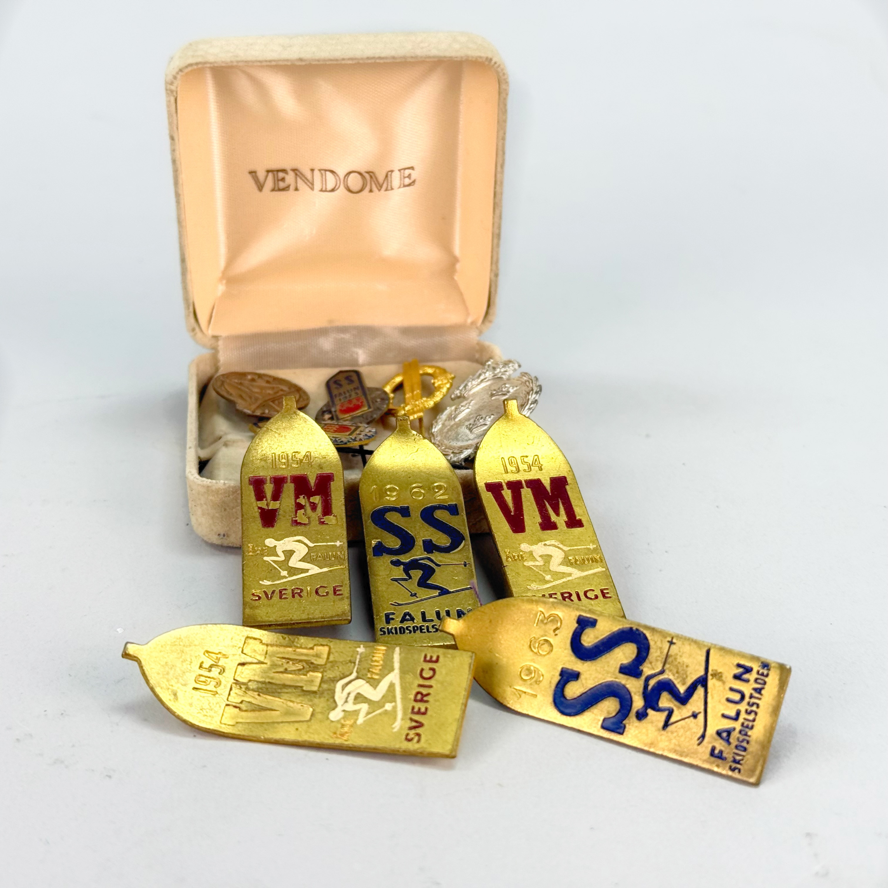 SAMLAR PINS - 10st, VM i Falun, Silvermärke mm.