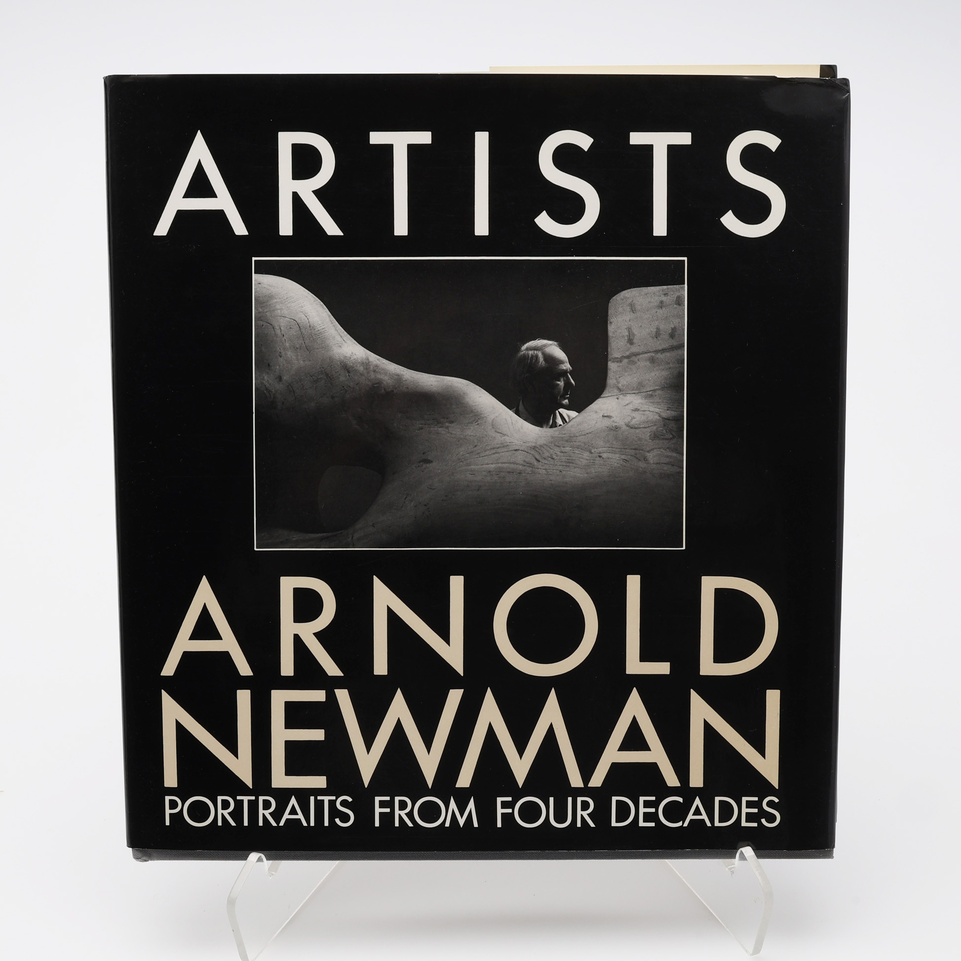 FOTO. DEN AMERIKANSKE FOTOGRAFEN ARNOLD NEWMANS 157 SVART-VITA ARTISTPORTRÄTT 1980.