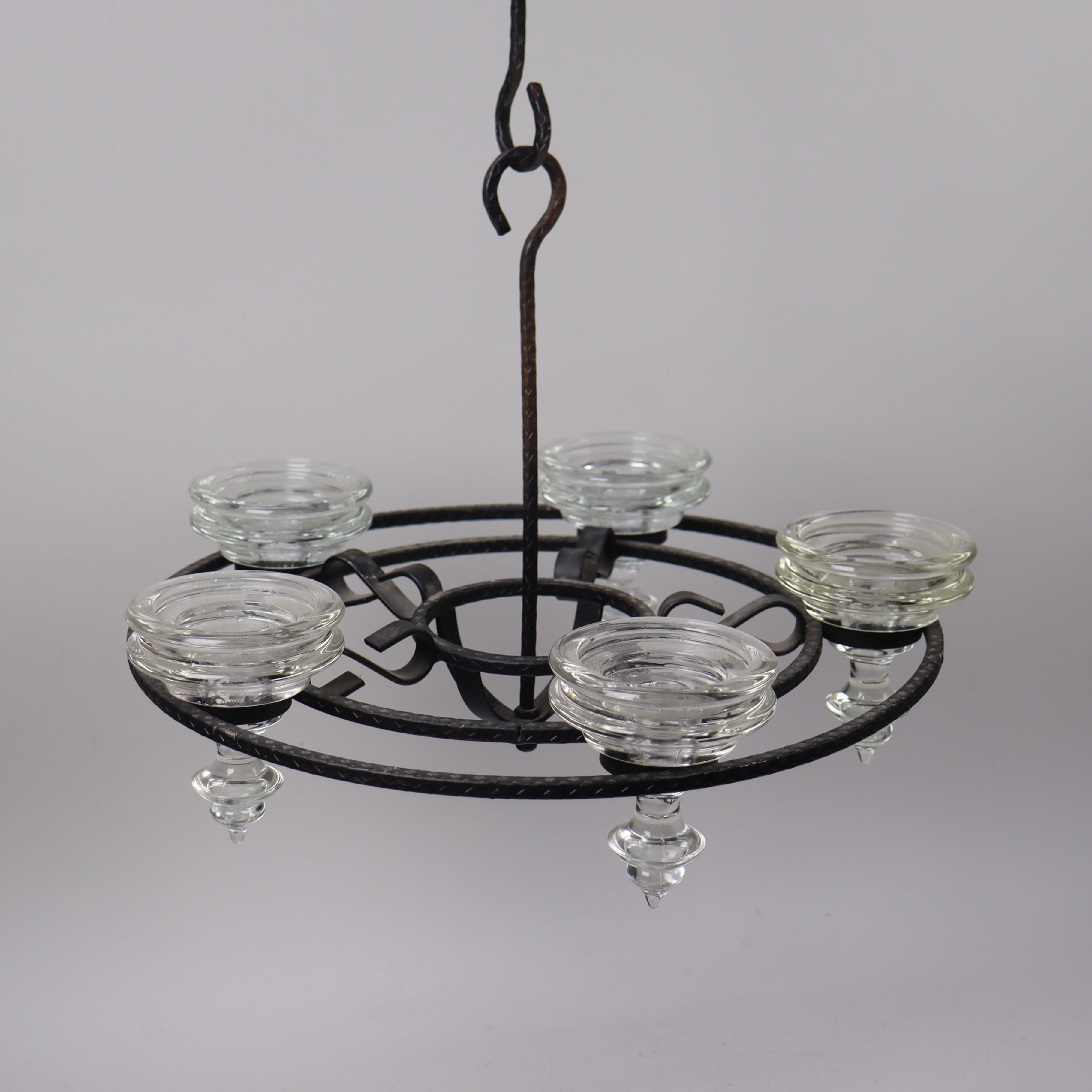 LJUSKRONA, smide, glas, 1900-talets andra hälft.