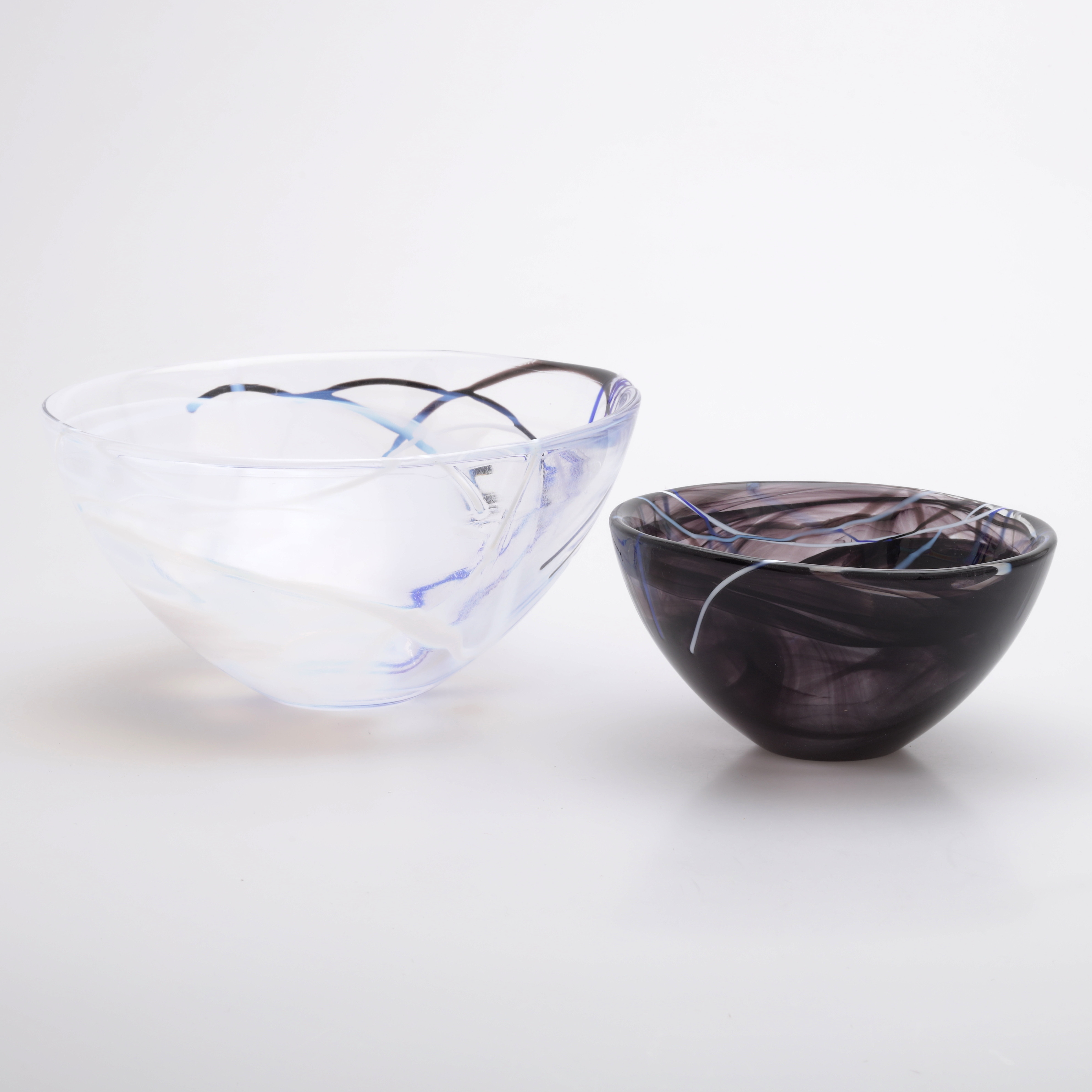 ULRICA HYDMAN-VALLIEN. Skålar, 2 st, glas, Kosta Boda, 1990-tal.