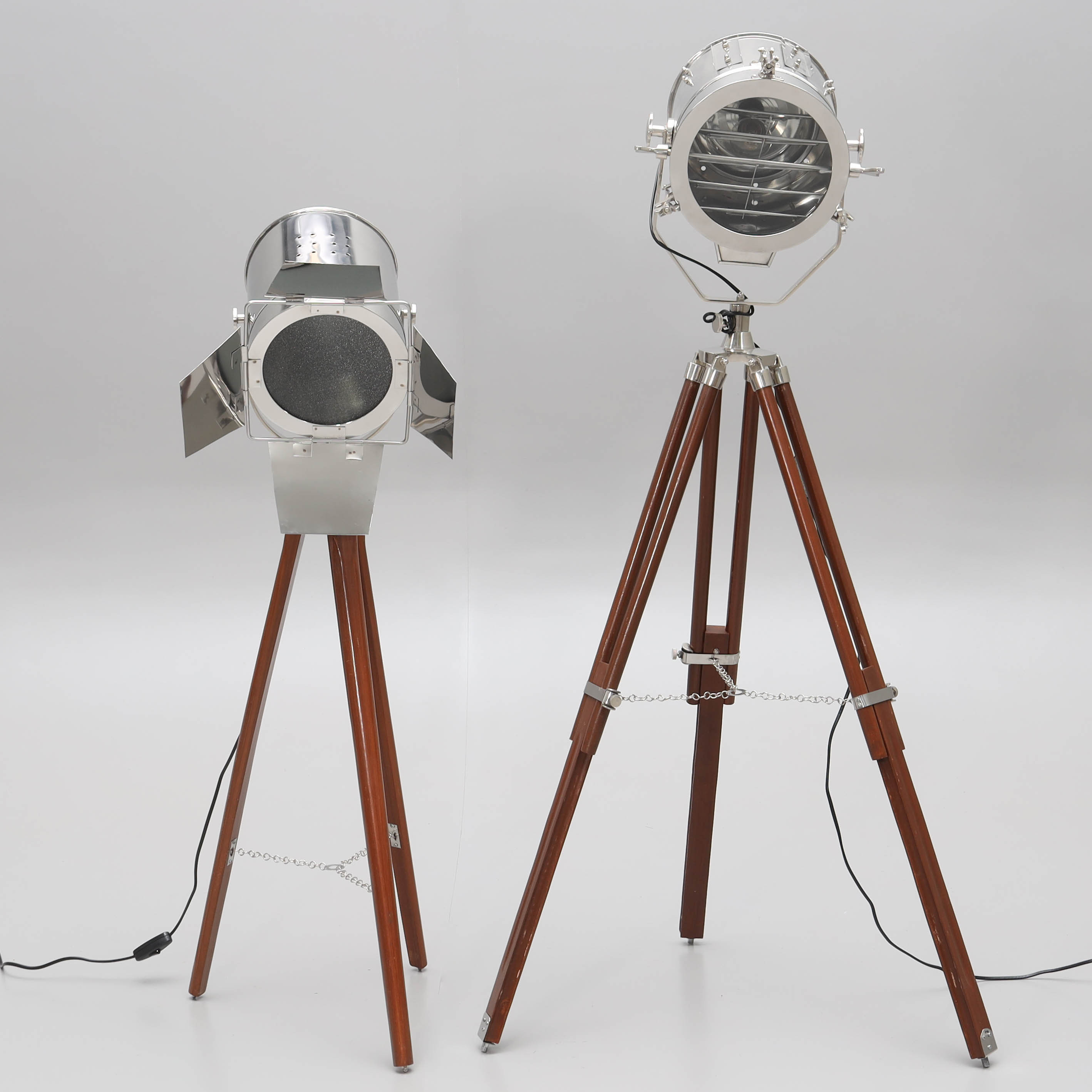 GOLVLAMPOR, 2 st, olika modeller, industriell stil, 2000-tal.