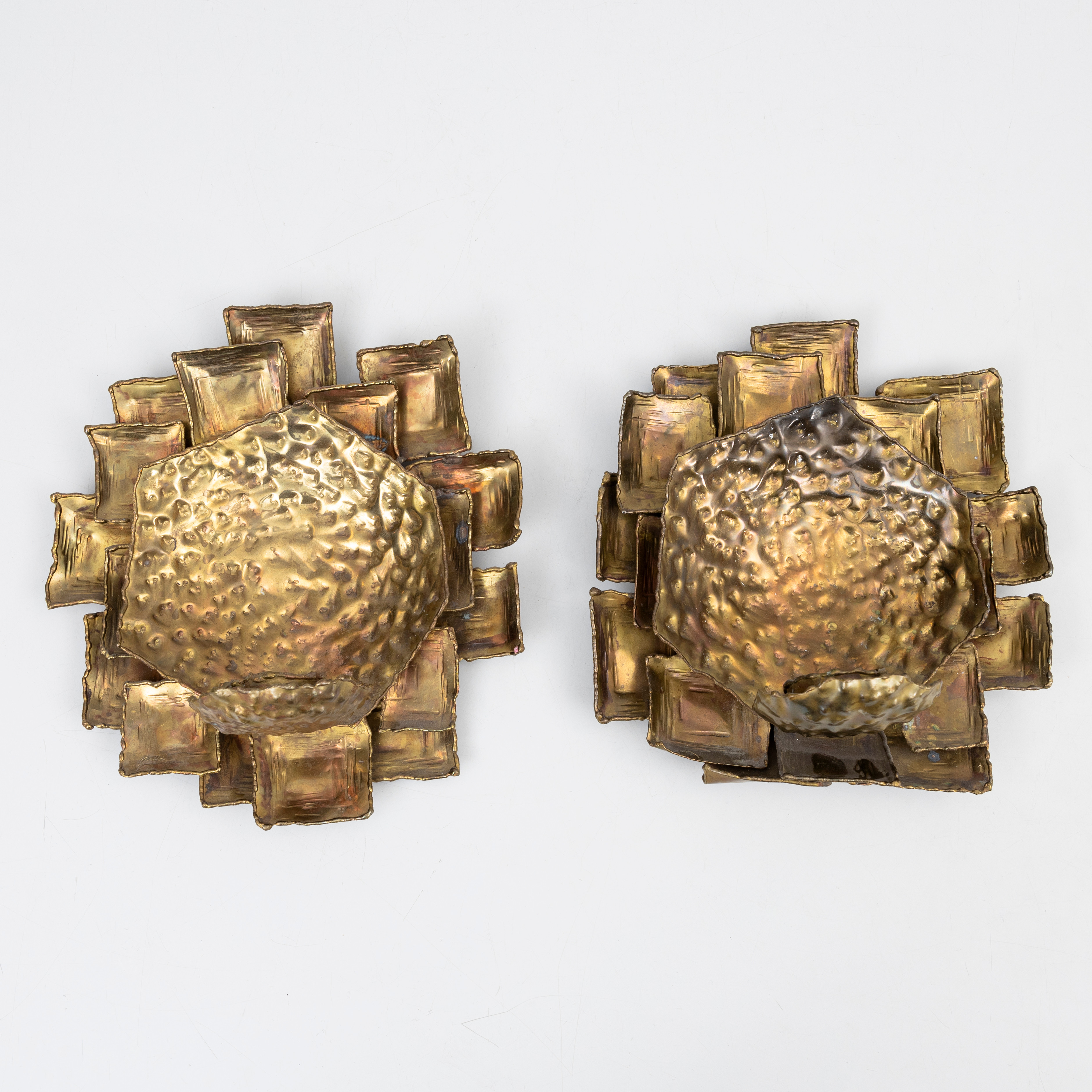 CLAËS ERIK JOHAN KNUT GIERTTA. Vägglampetter, ett par mässing, stämpelsignerade Giertta, 1900-talets andra hälft.