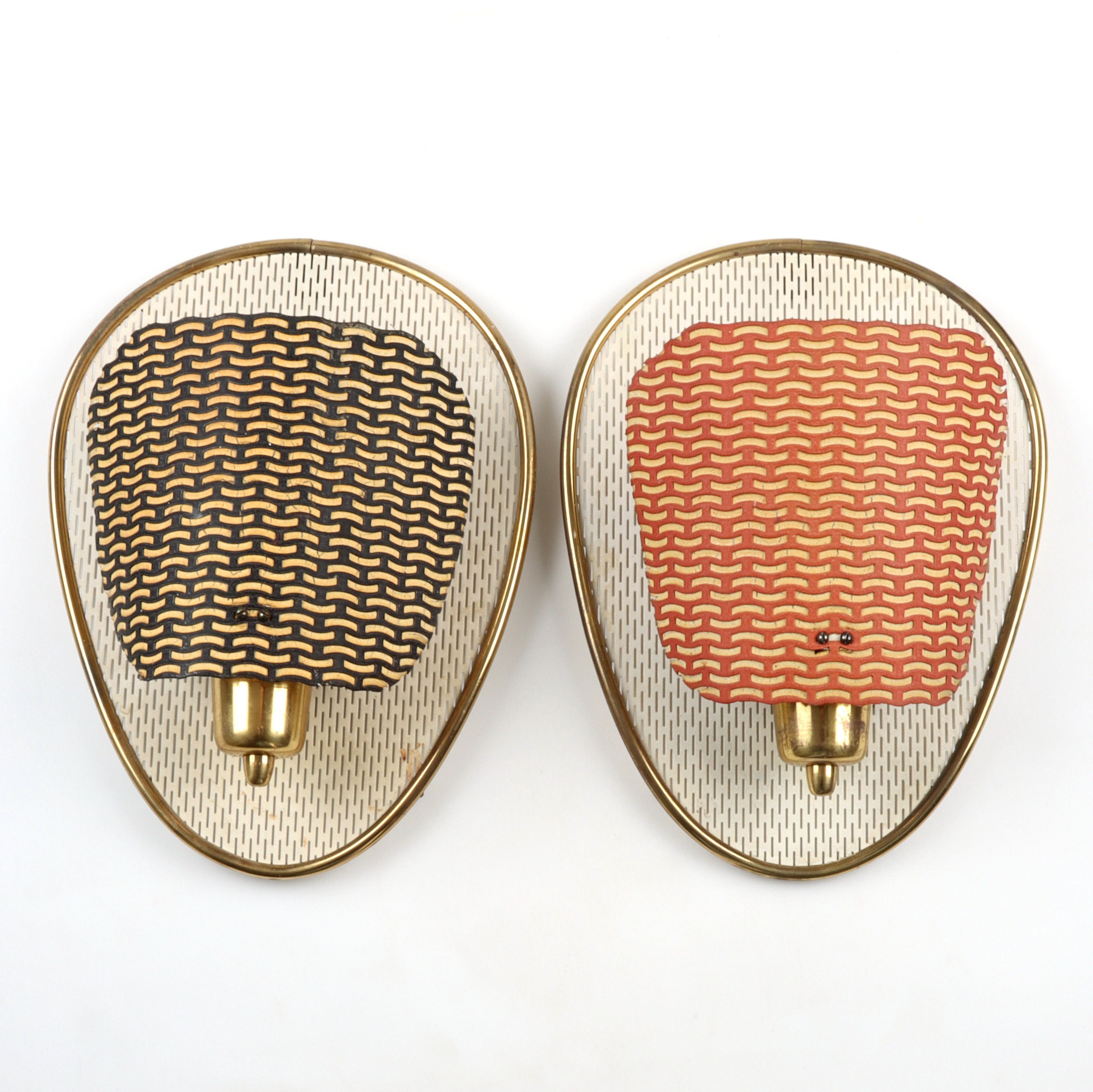 VÄGGLAMPETTER, 2 st, mässing, perforerad plåt, 1950/60-tal.