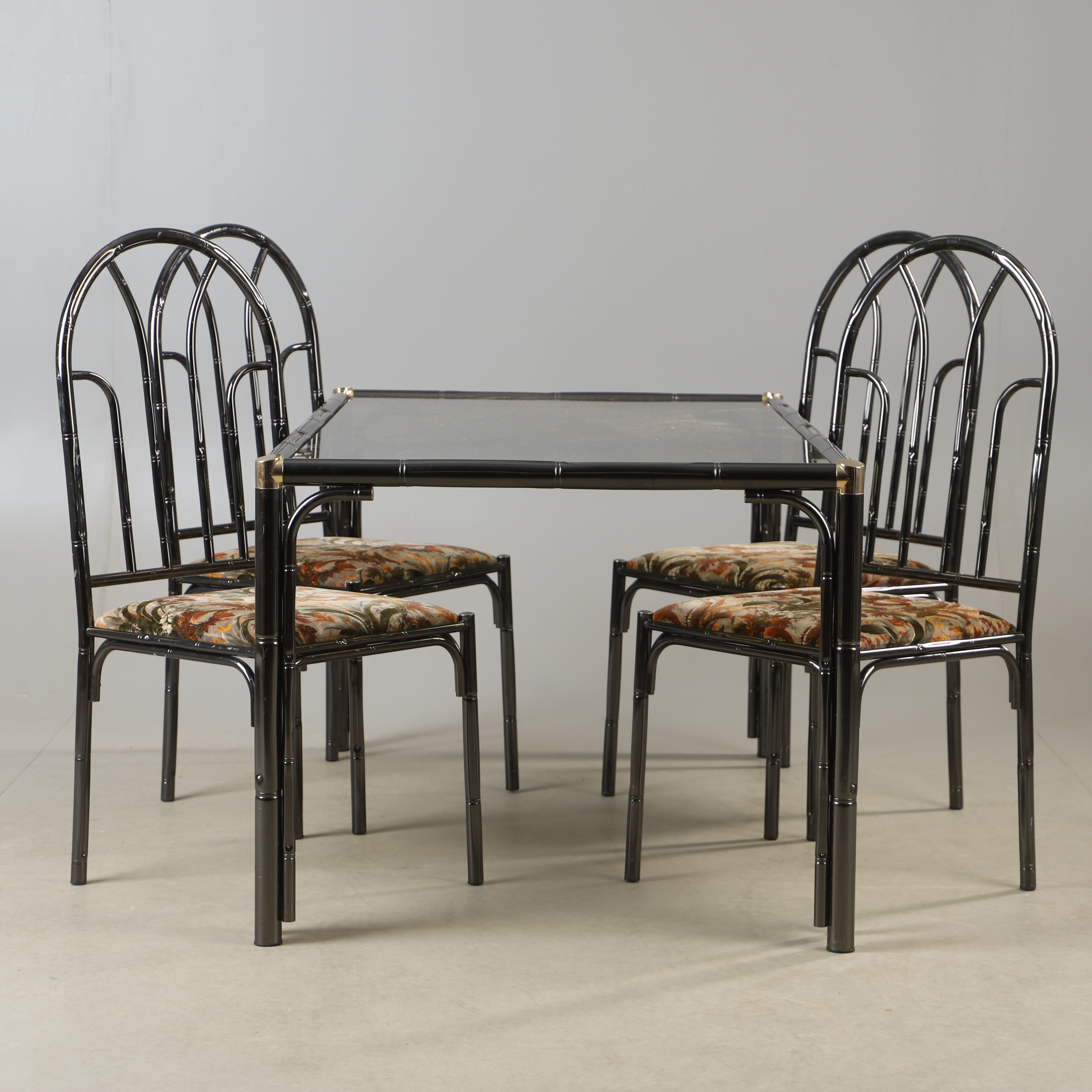 MATSALSGRUPP, 5 delar, metall och glas, 1900-talets andra hälft.