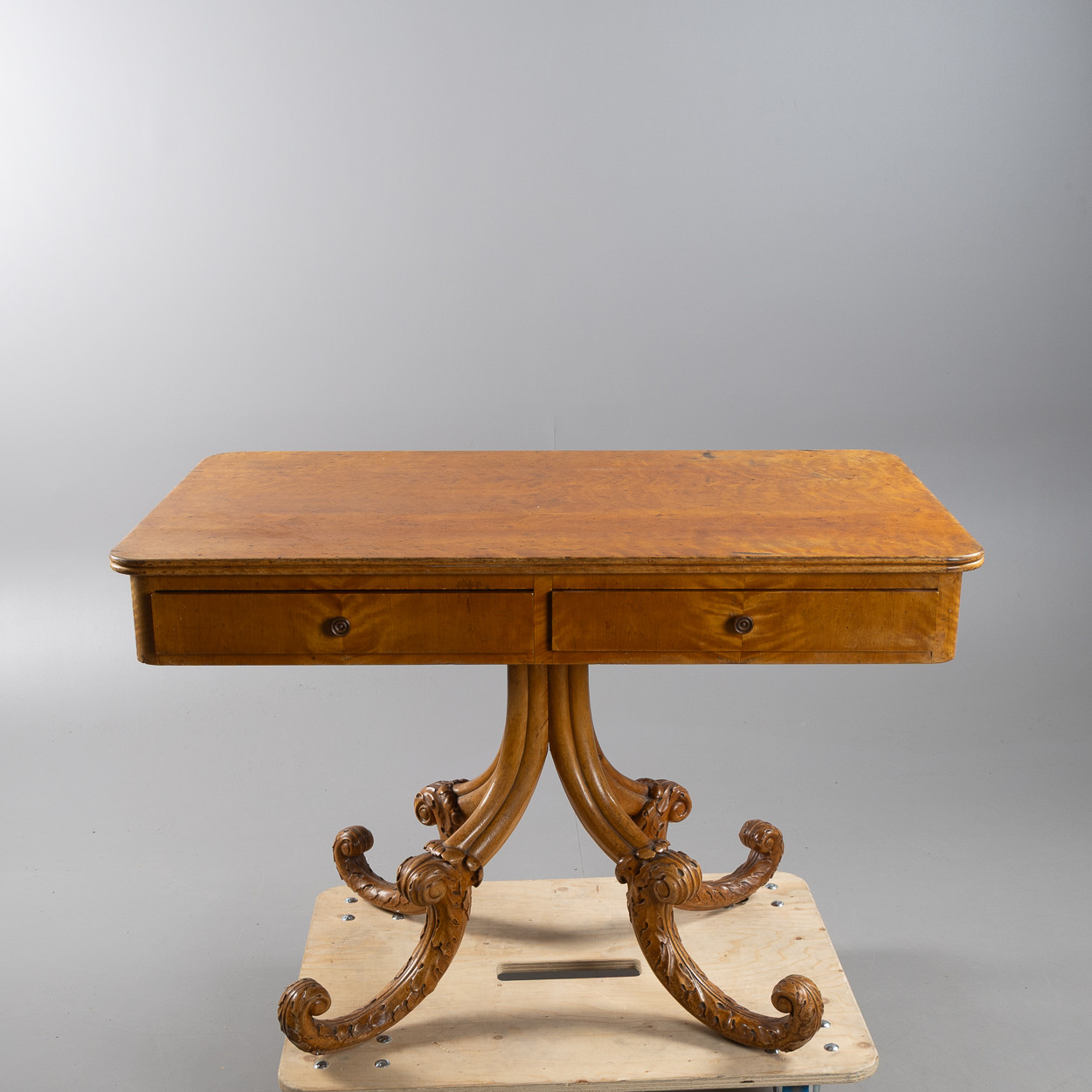 DAMSKRIVBORD, Karl Johan, björk.