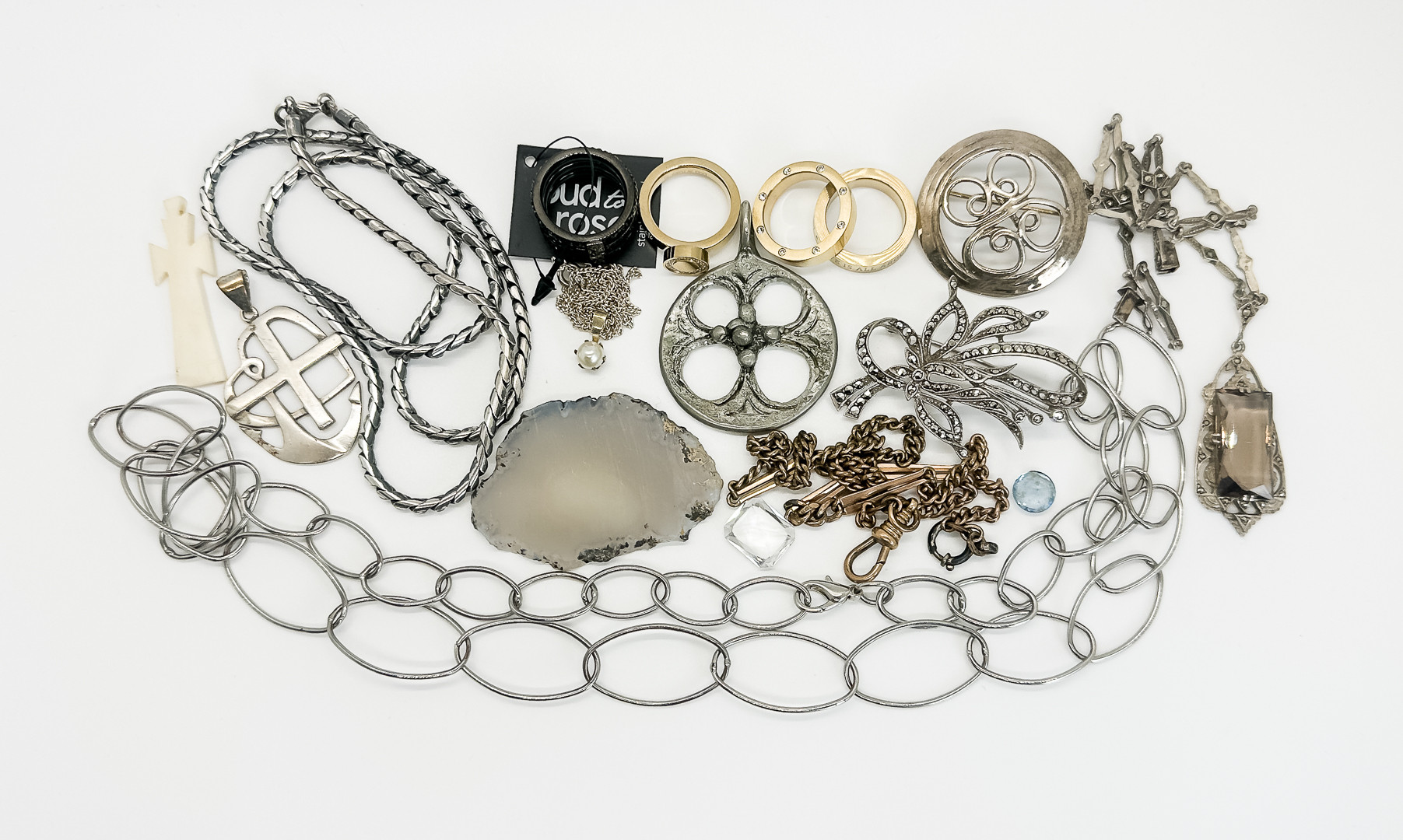 BIJOUTERIER, parti, delvis silver.