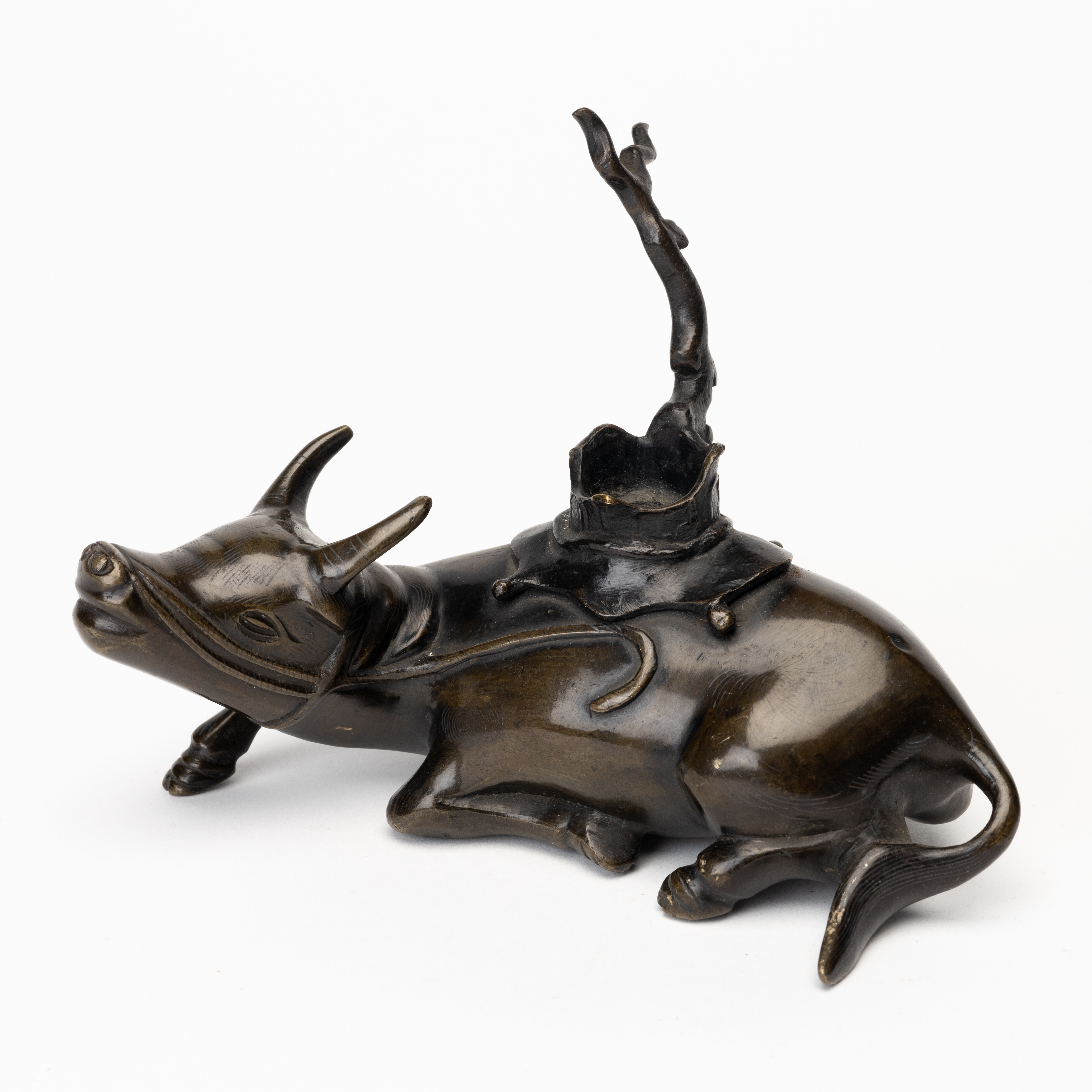 FIGURIN, vattenbuffel, brons, Kina, 1900-tal.