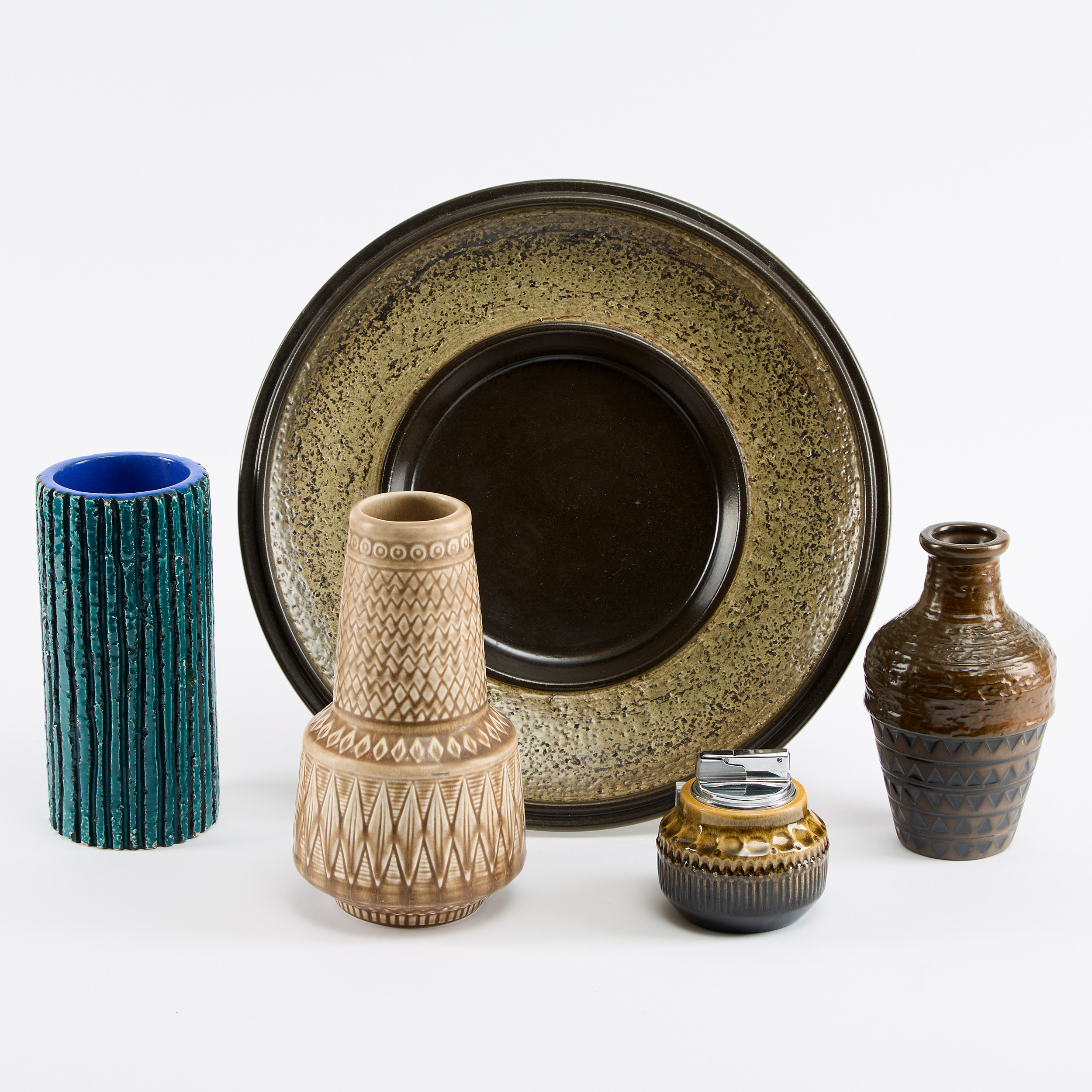 SAMLING KERAMIK, 5 delar, bl.a Mari Simmulson, Uppsala Ekeby.