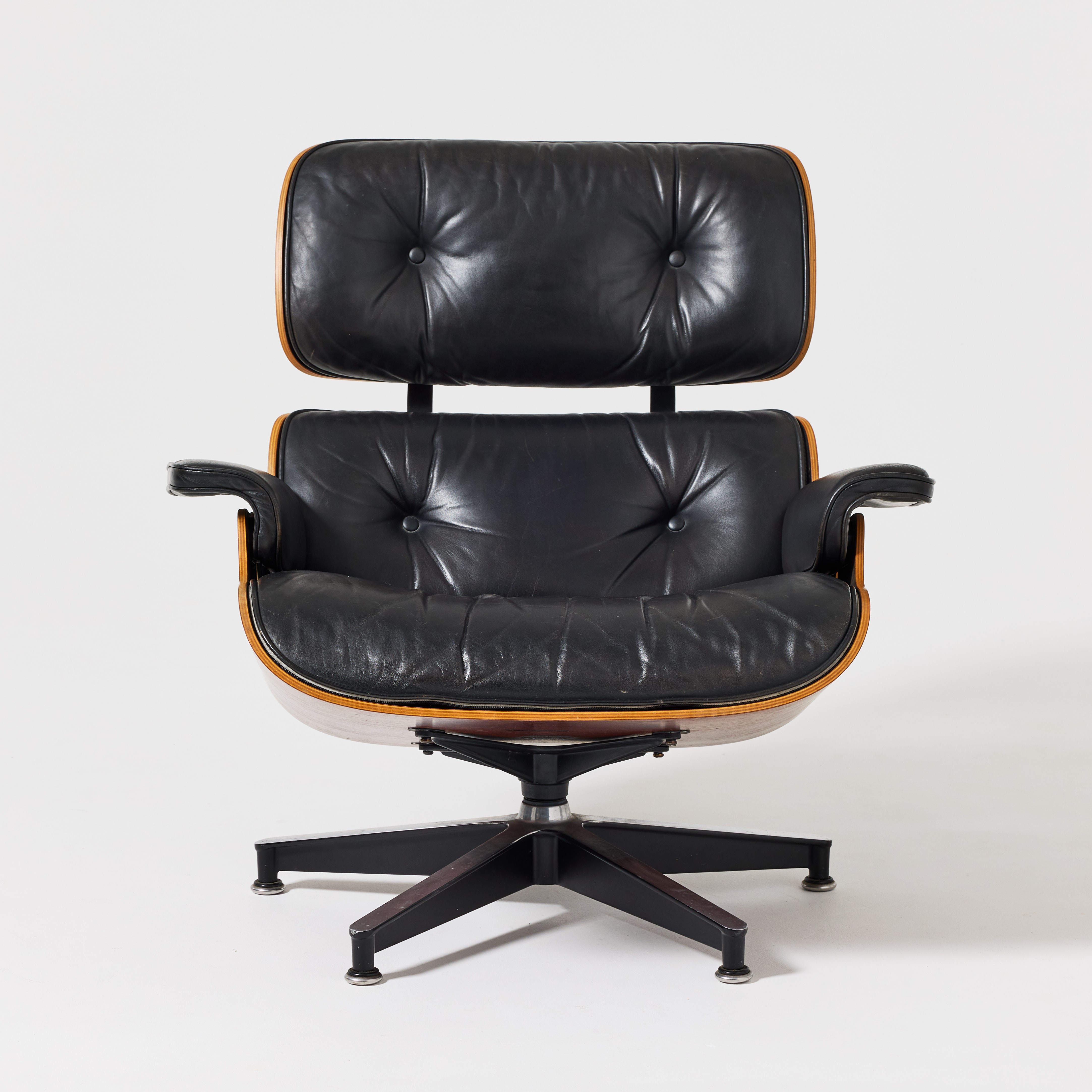 CHARLES EAMES. "Lounge Chair ", fåtölj, Herman Miller, USA 1980-tal, modellnummer 670, formgiven 1956, santos palisander.