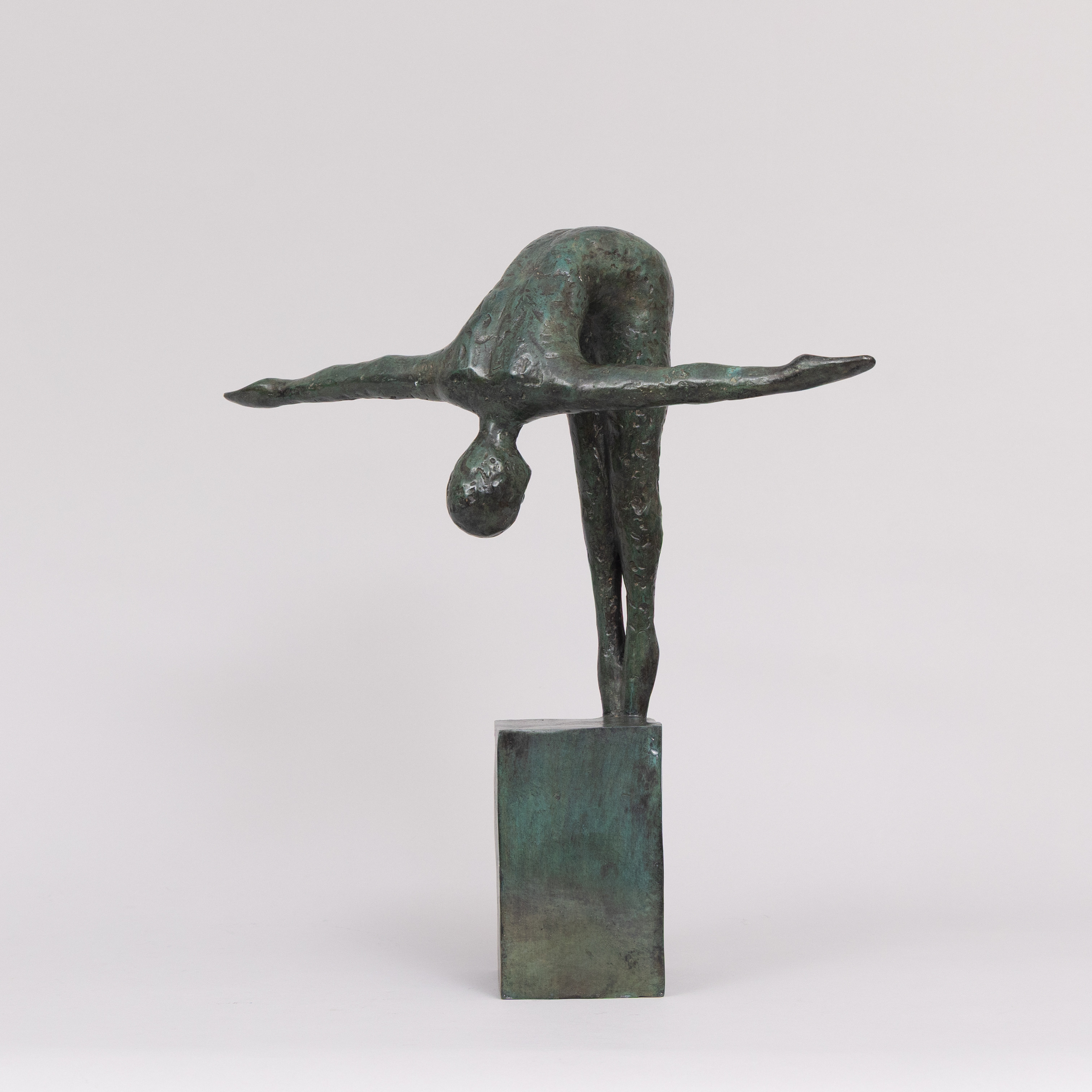 SKULPTUR, Simhoppare, grönpatinerad brons, Art People Gallery, Sweden, stämplad A P G.