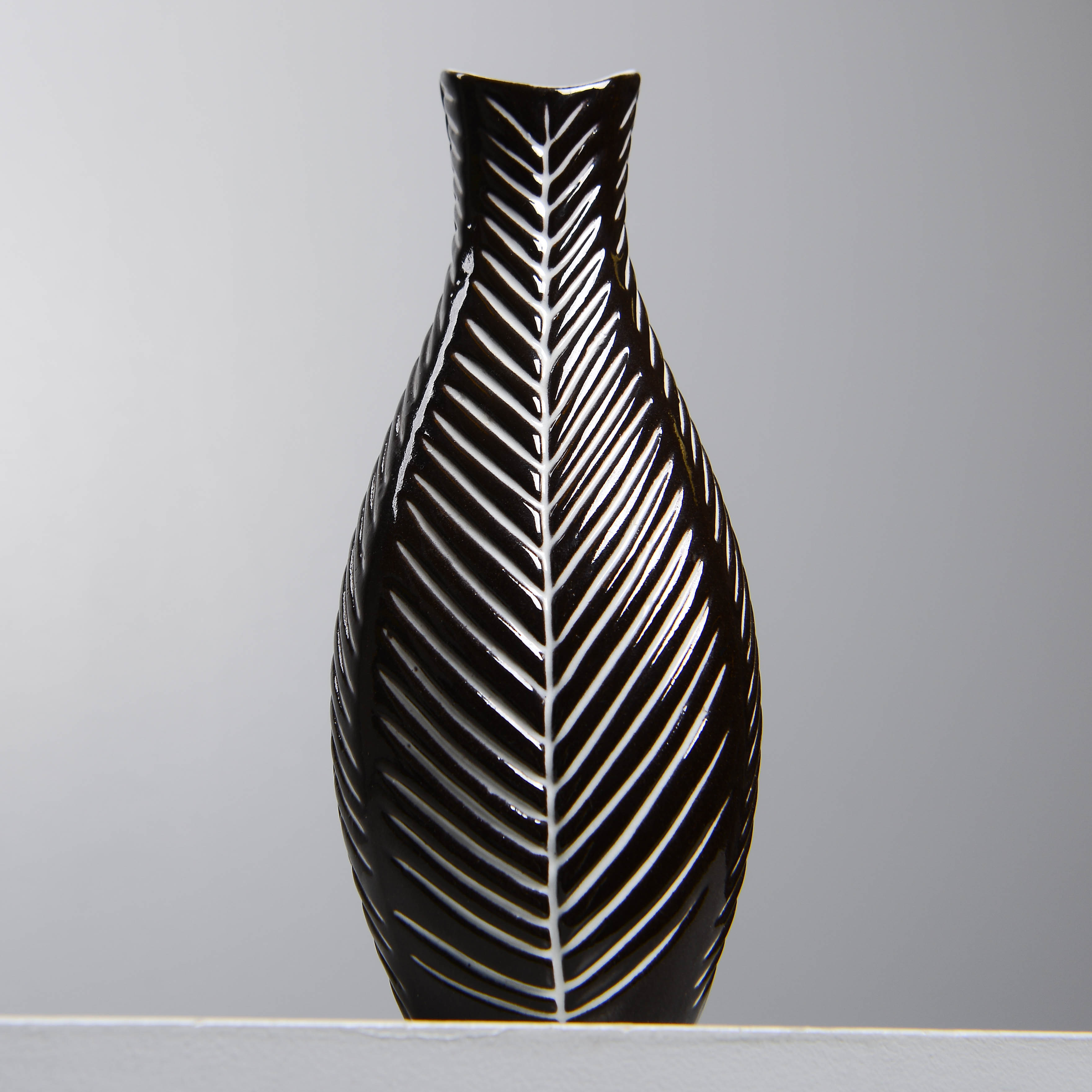 HJÖRDIS OLDFORS. Vas, modell 12, för SGPF, Upsala-Ekeby, 1950-tal.