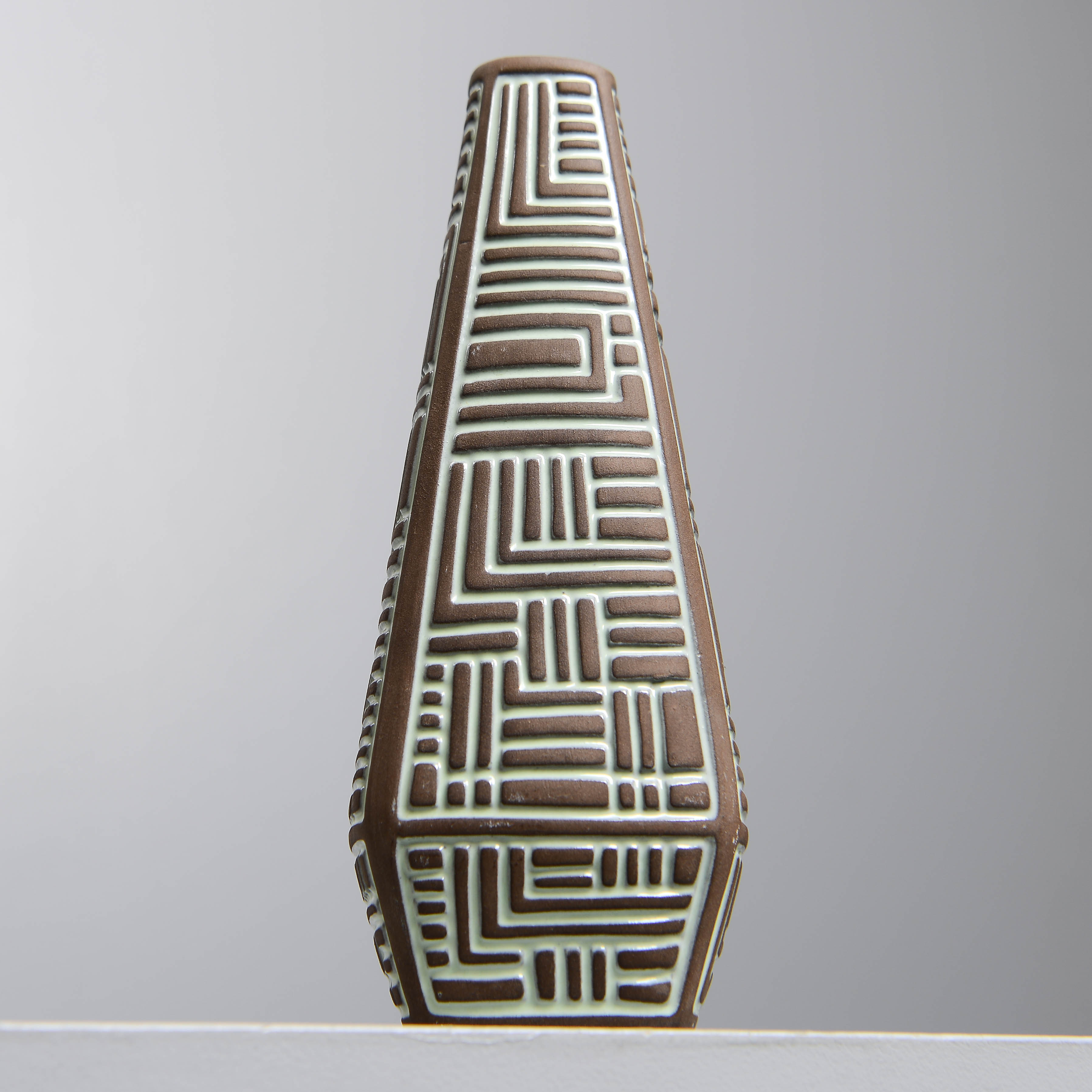 HJÖRDIS OLDFORS. "City", vas, modell 5176, Upsala-Ekeby, 1958-61.