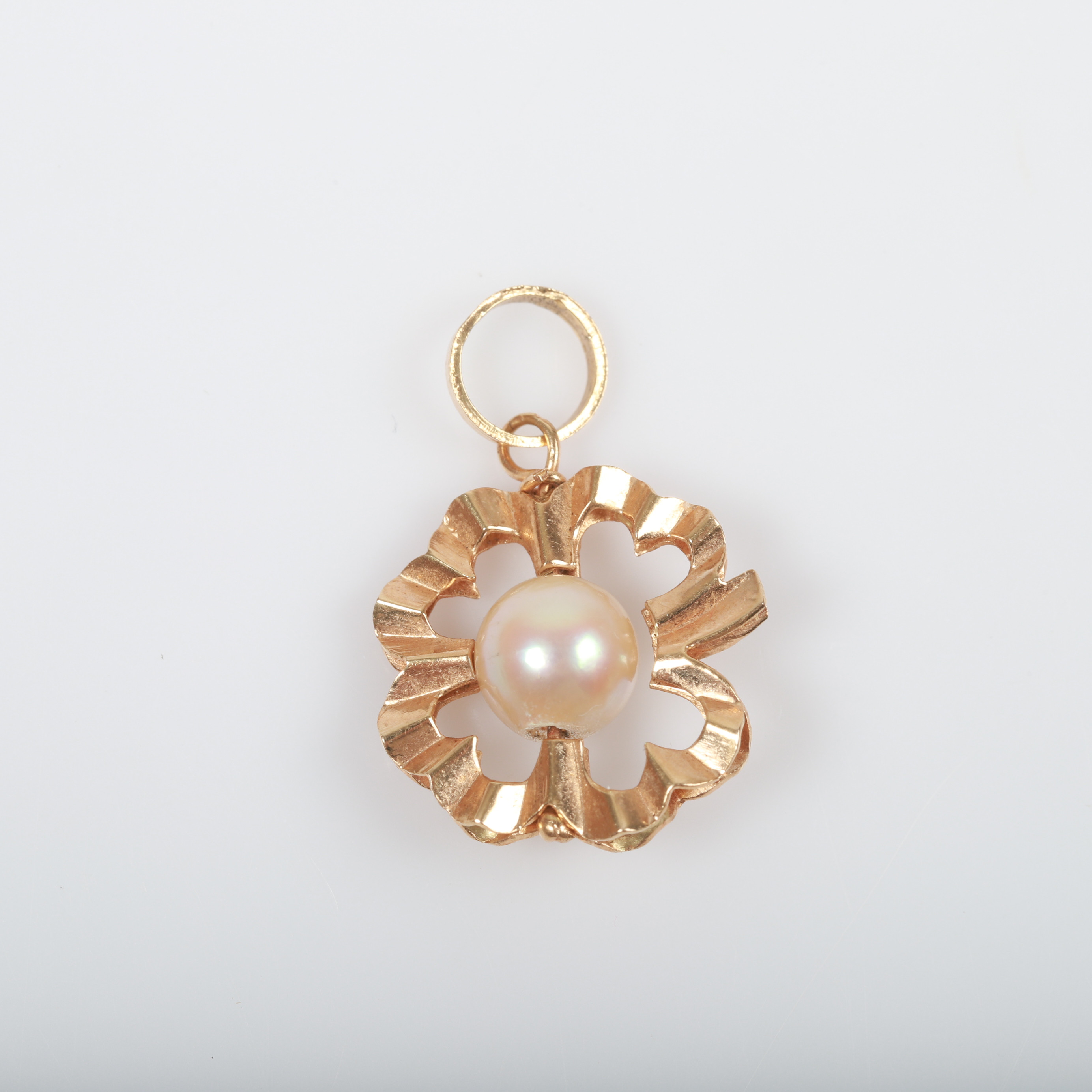 HÄNGE, 18 K guld med odlad pärla.